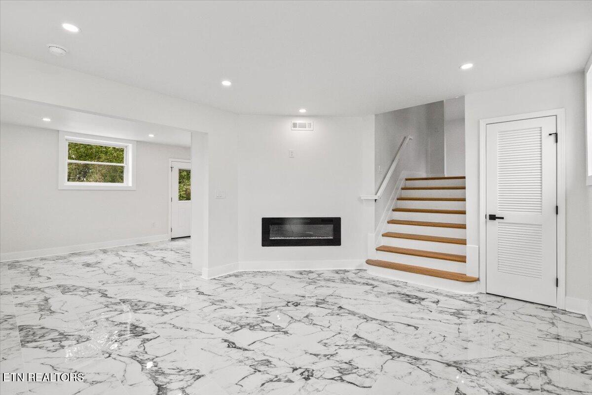 219 Reba Avenue Harriman TN 37748