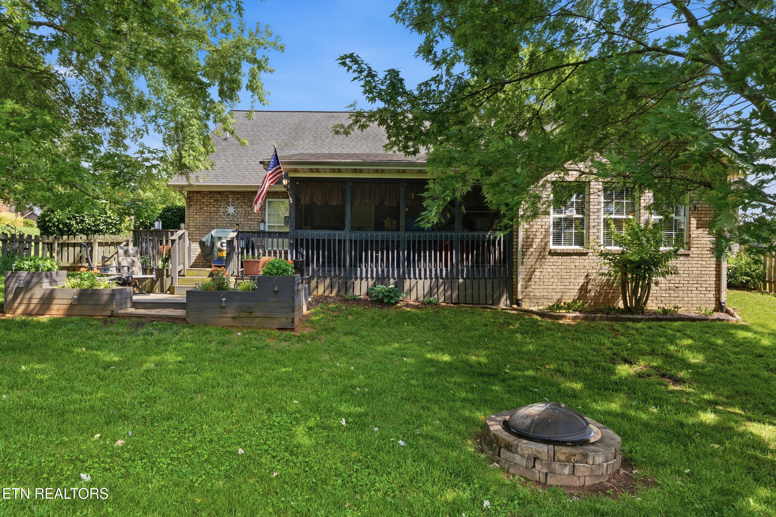 241 Edinburgh Drive Lenoir City TN 37771