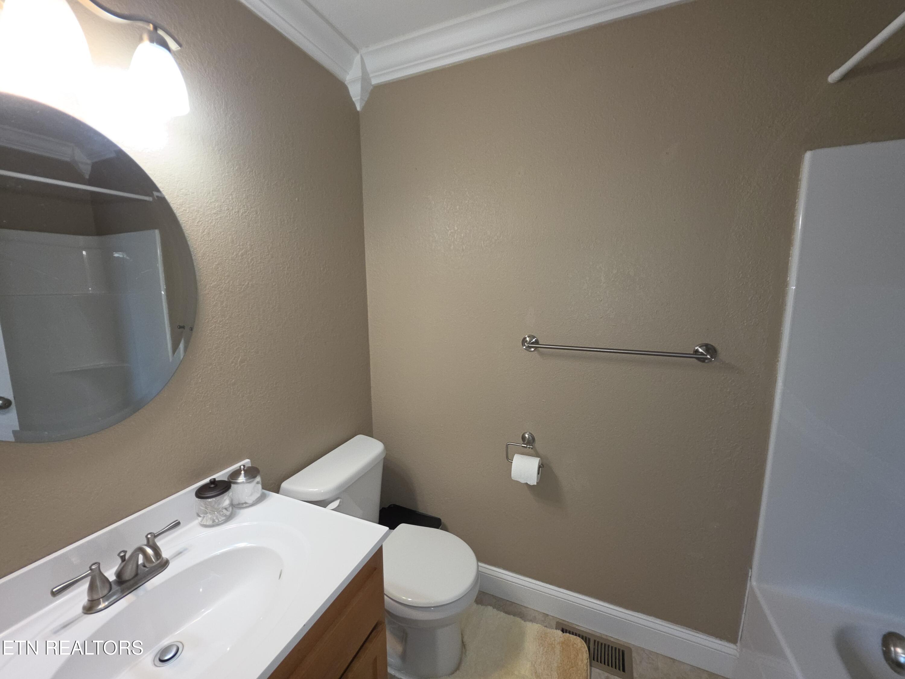 317 Oak Grove Road Harrogate TN 37752