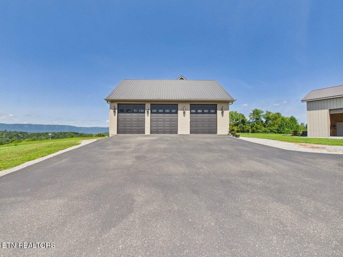 317 Oak Grove Road Harrogate TN 37752