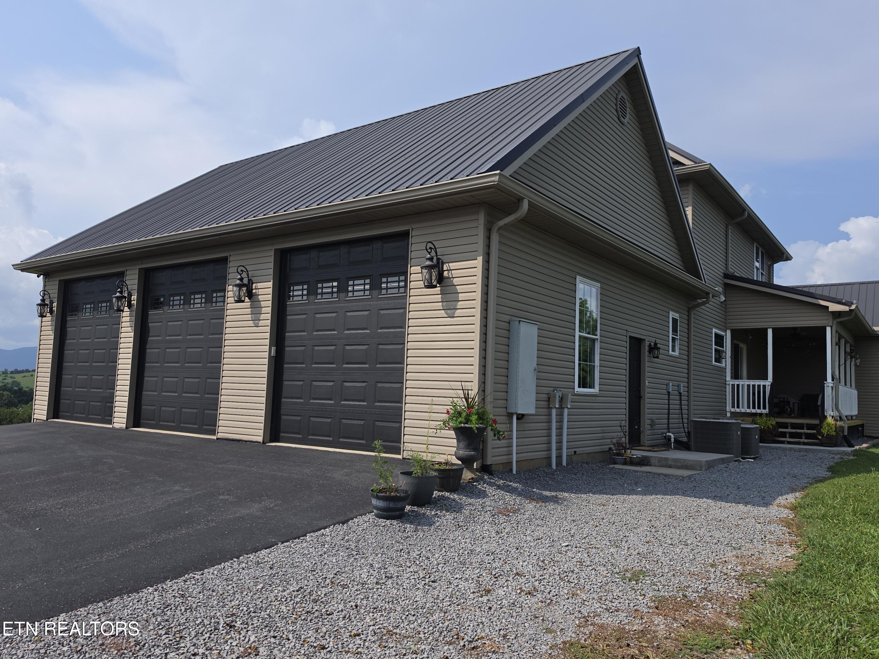 317 Oak Grove Road Harrogate TN 37752