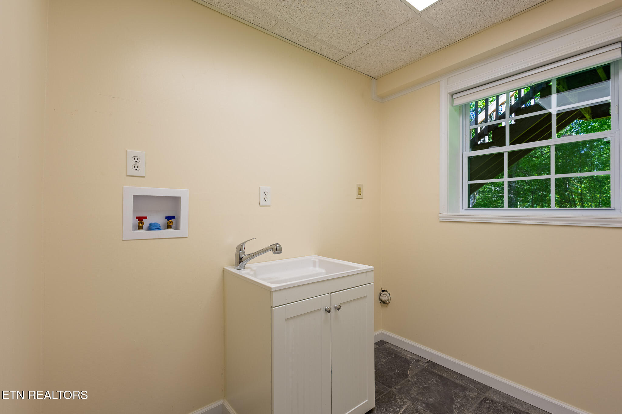 613 Red Bud Lane Oliver Springs TN 37840