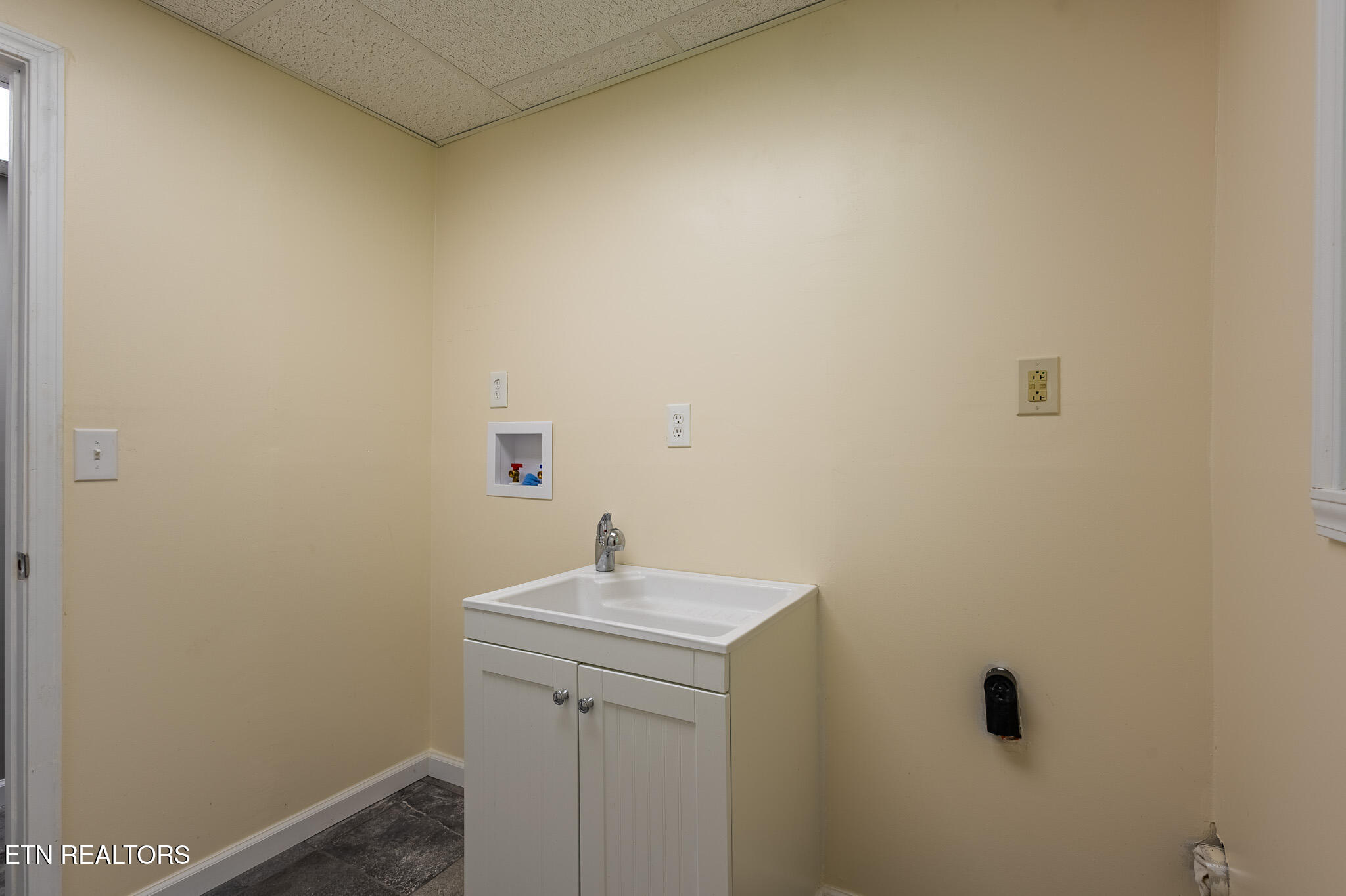 613 Red Bud Lane Oliver Springs TN 37840