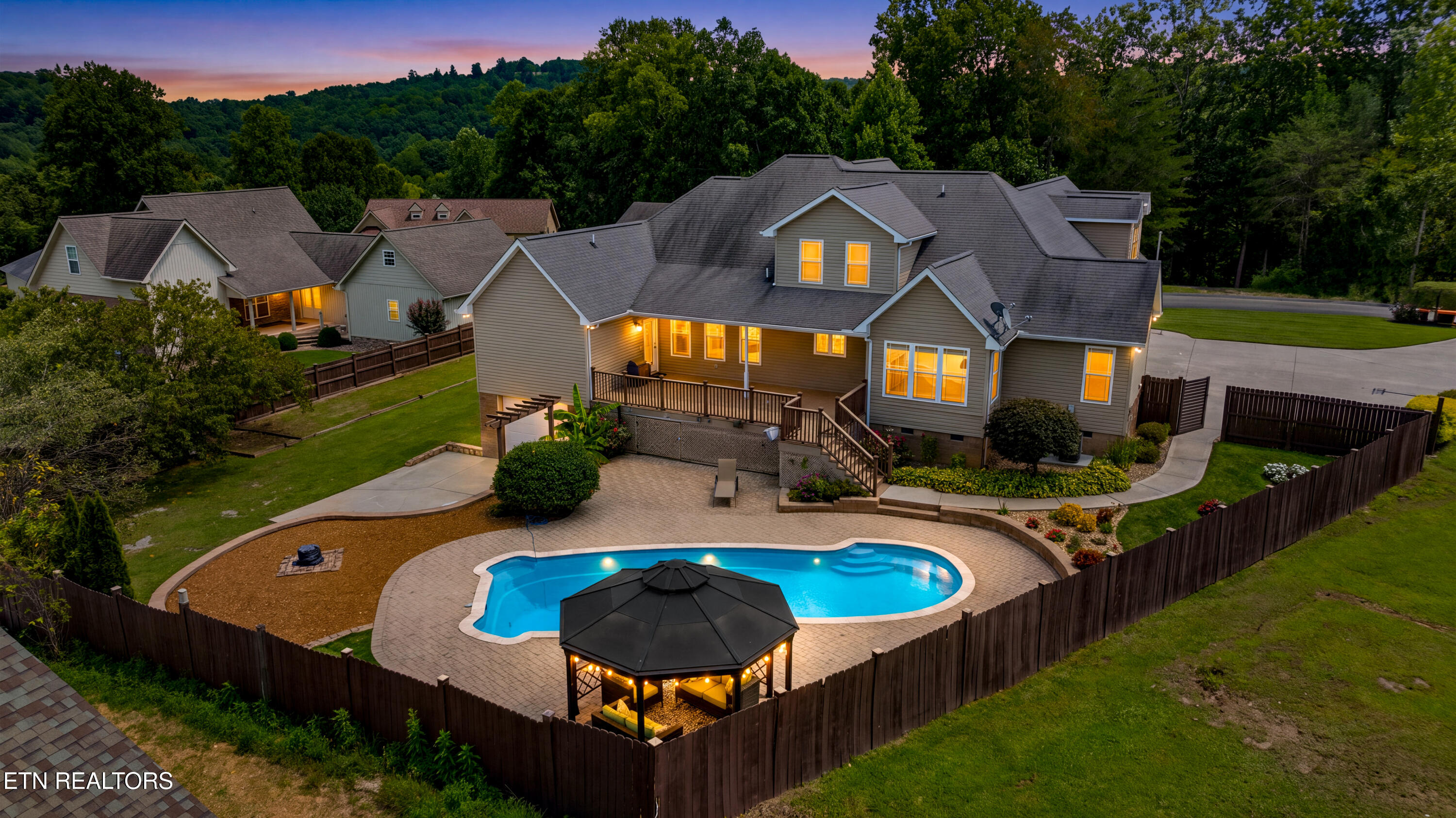 409 Bluff Trace Jacksboro TN 37757