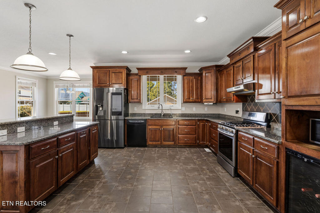 409 Bluff Trace Jacksboro TN 37757