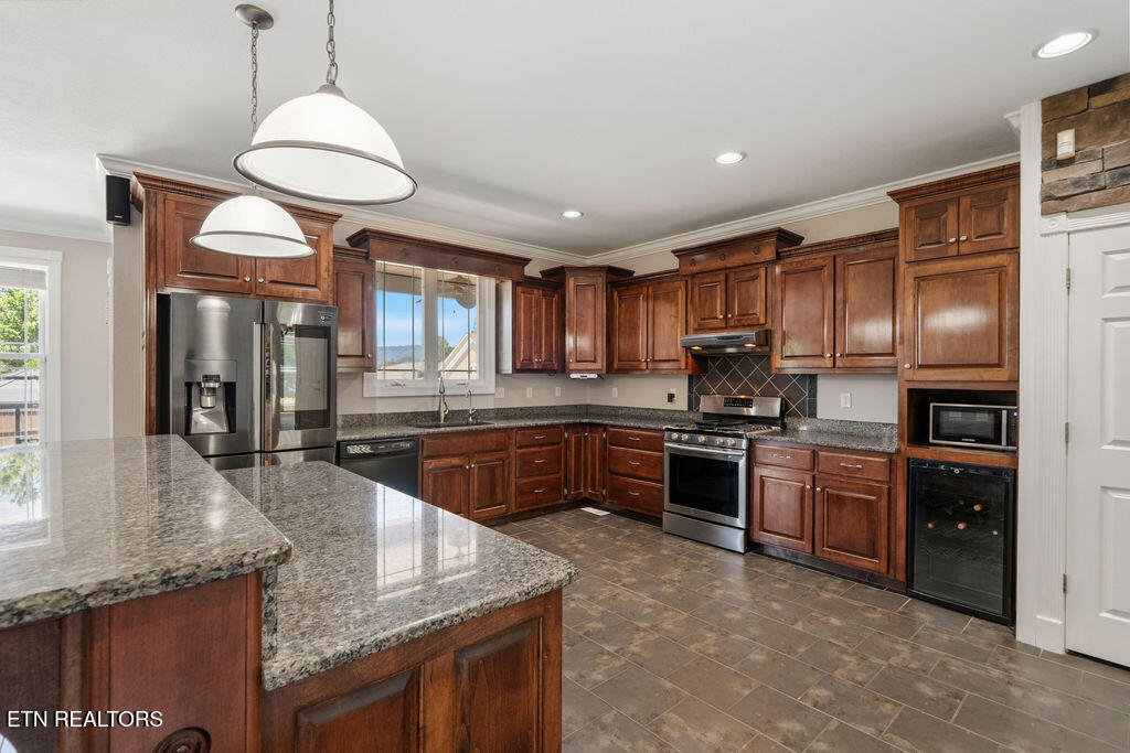 409 Bluff Trace Jacksboro TN 37757