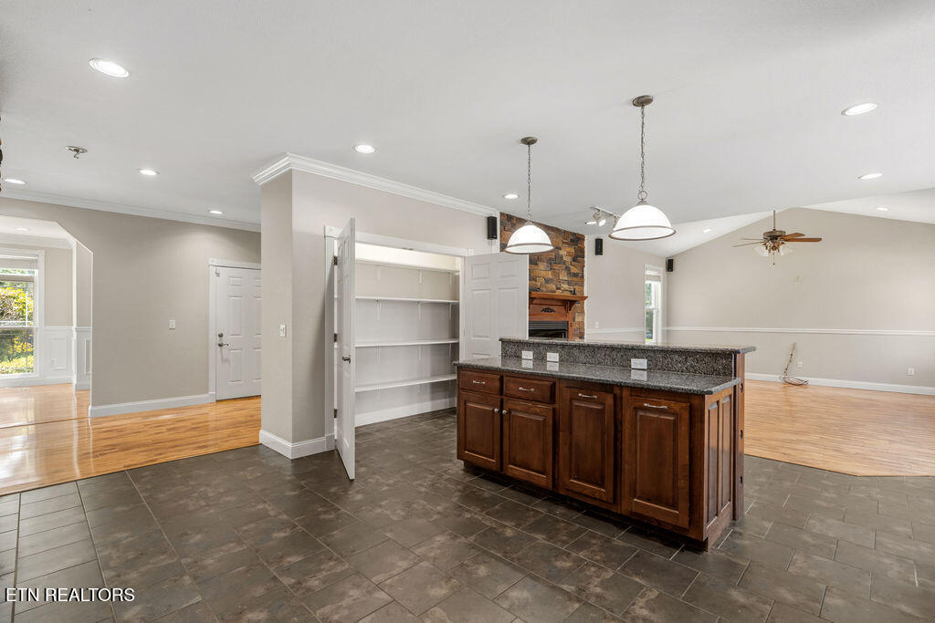 409 Bluff Trace Jacksboro TN 37757