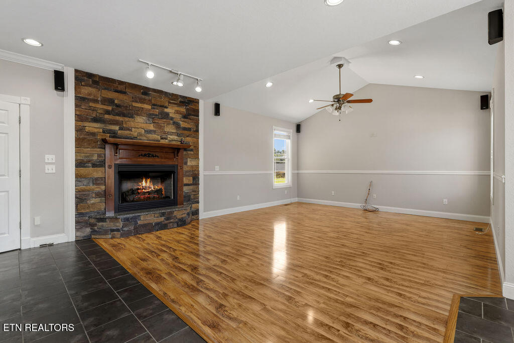 409 Bluff Trace Jacksboro TN 37757