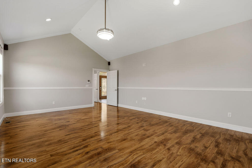 409 Bluff Trace Jacksboro TN 37757
