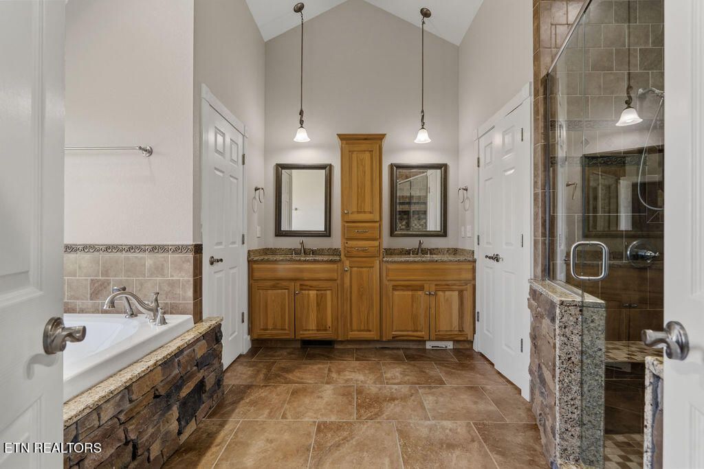 409 Bluff Trace Jacksboro TN 37757