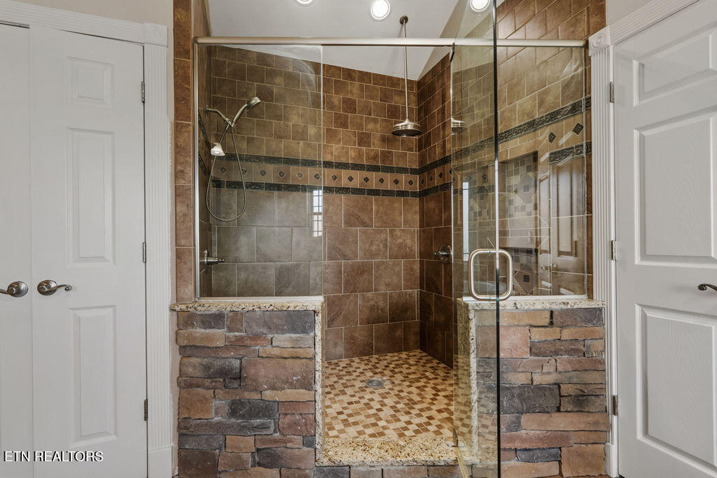 409 Bluff Trace Jacksboro TN 37757
