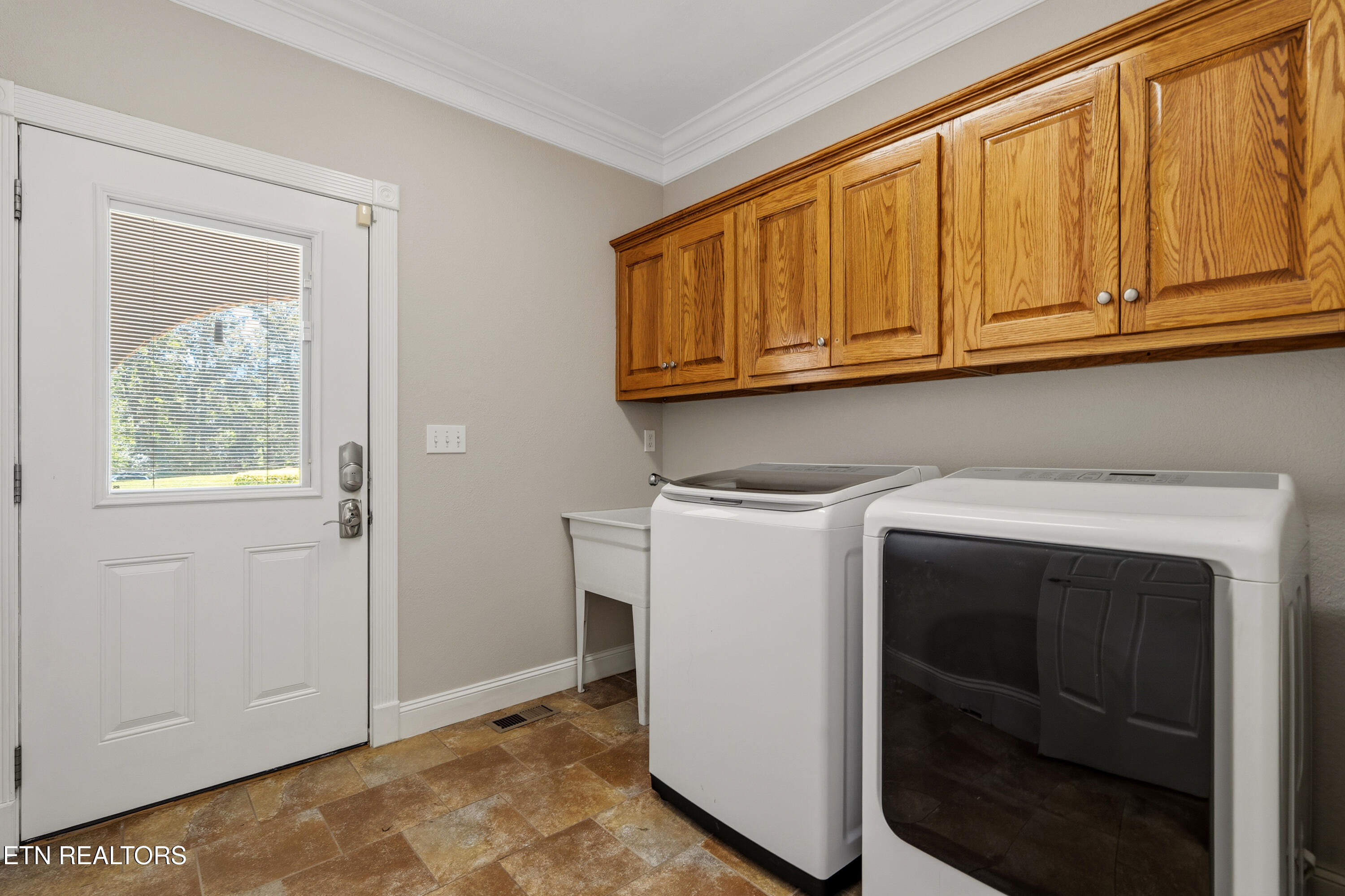409 Bluff Trace Jacksboro TN 37757