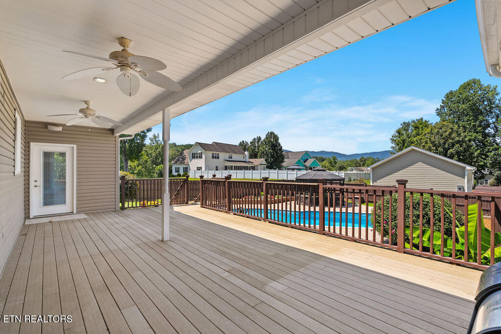 409 Bluff Trace Jacksboro TN 37757