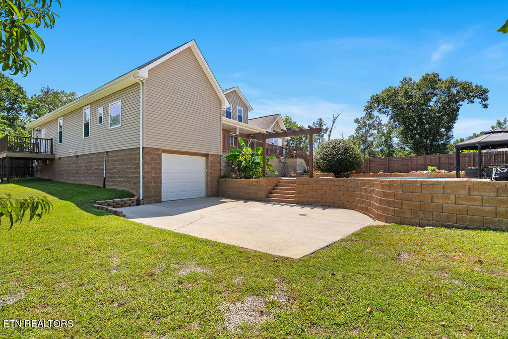 409 Bluff Trace Jacksboro TN 37757