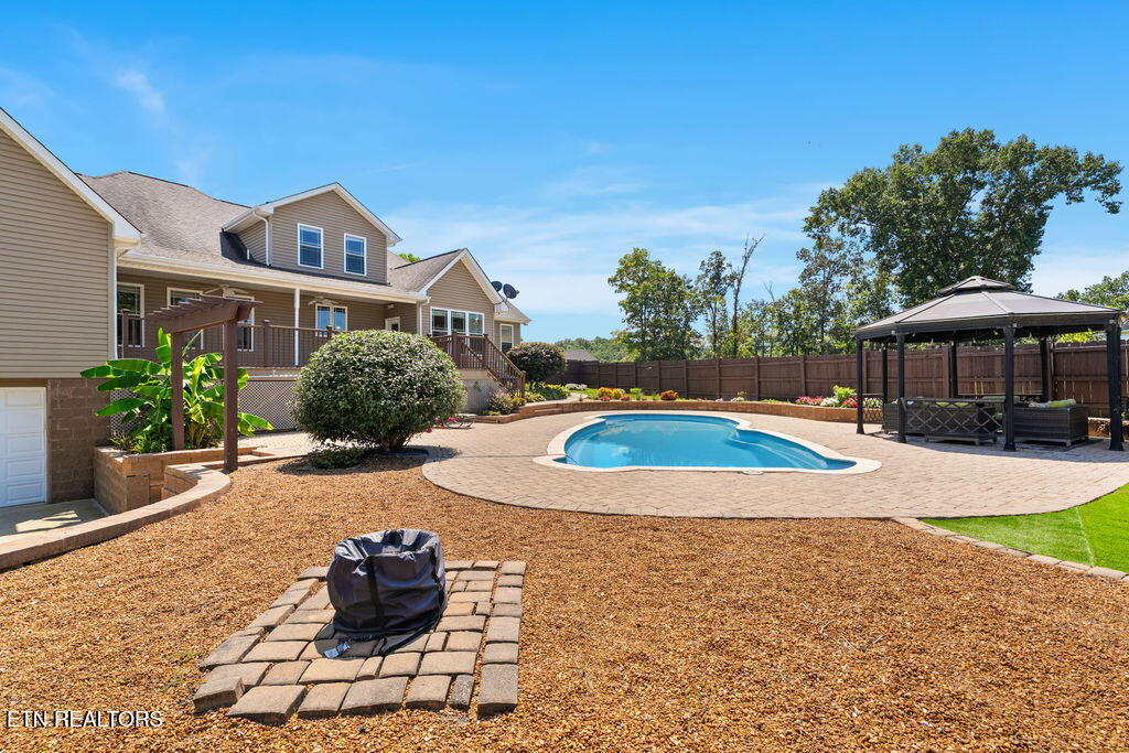409 Bluff Trace Jacksboro TN 37757