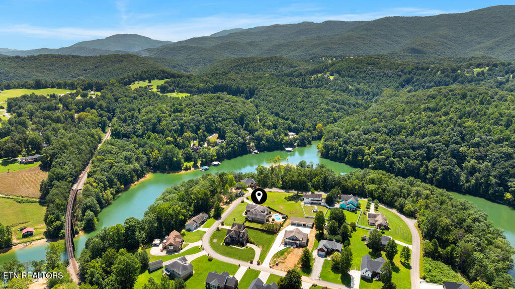 409 Bluff Trace Jacksboro TN 37757