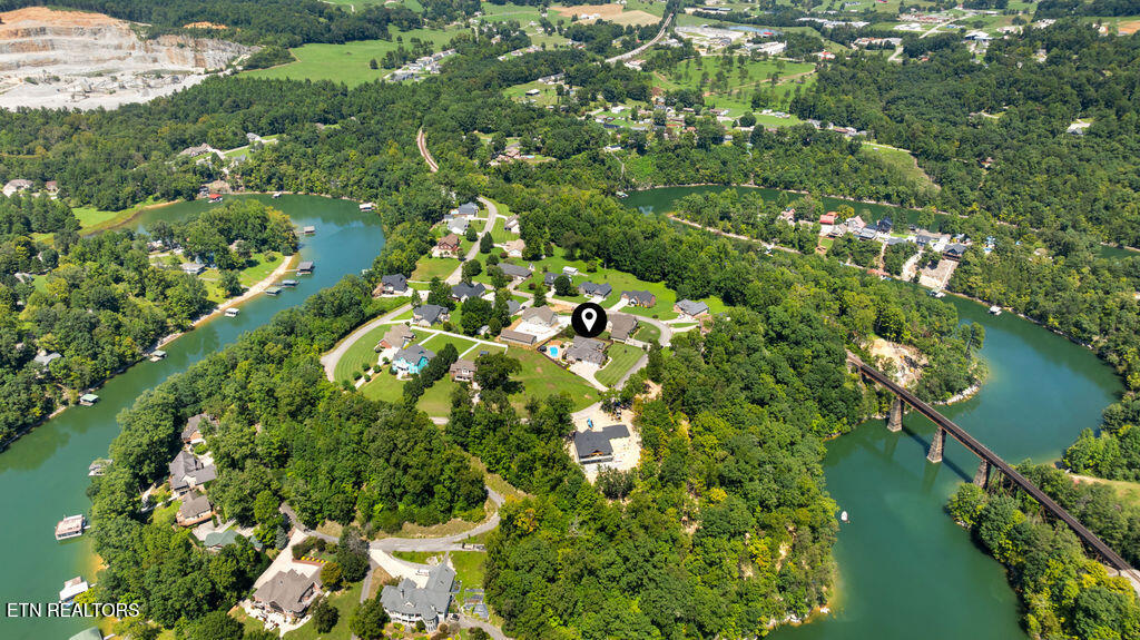 409 Bluff Trace Jacksboro TN 37757