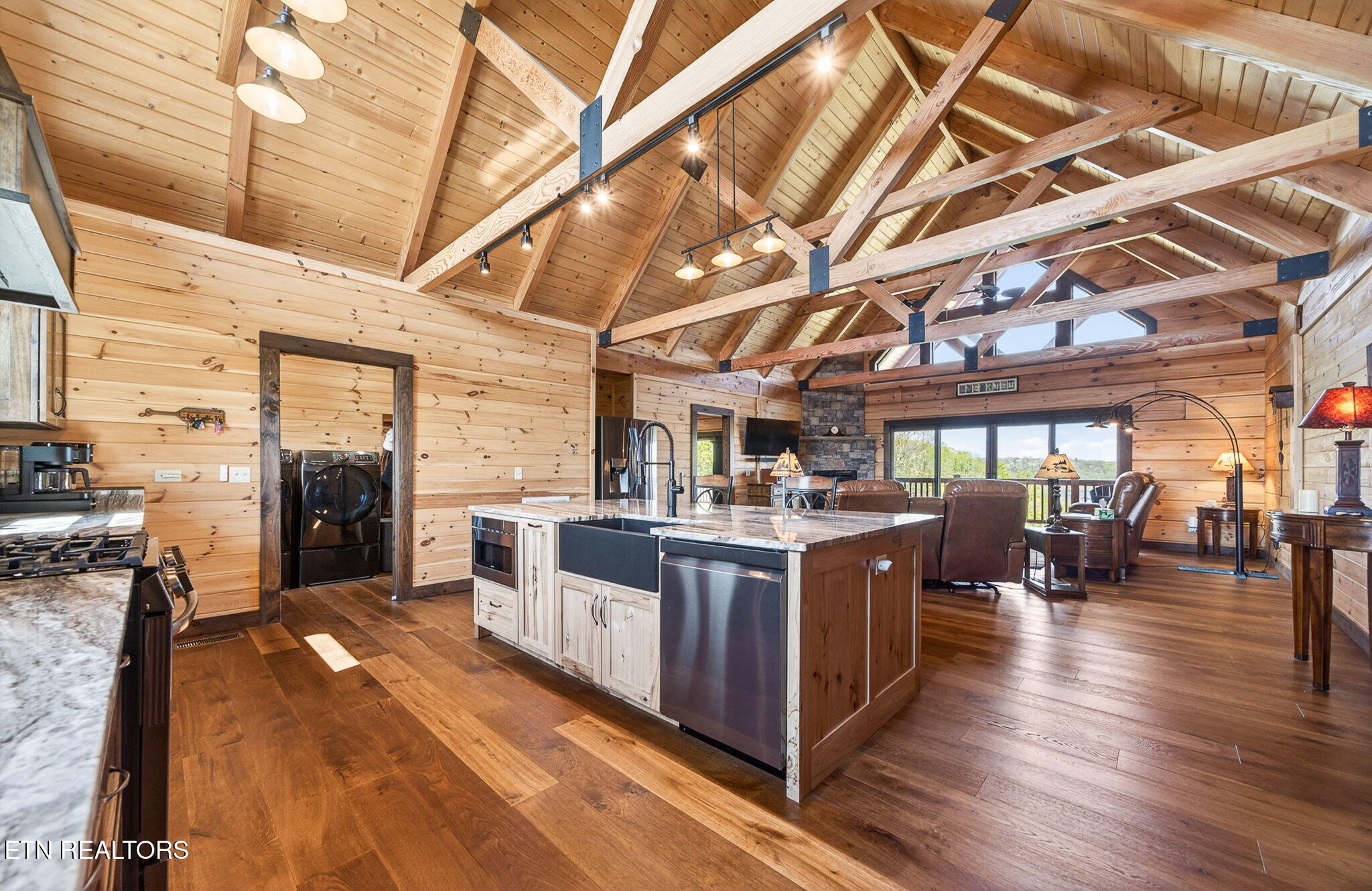 800 Quail Byrdstown TN 38549