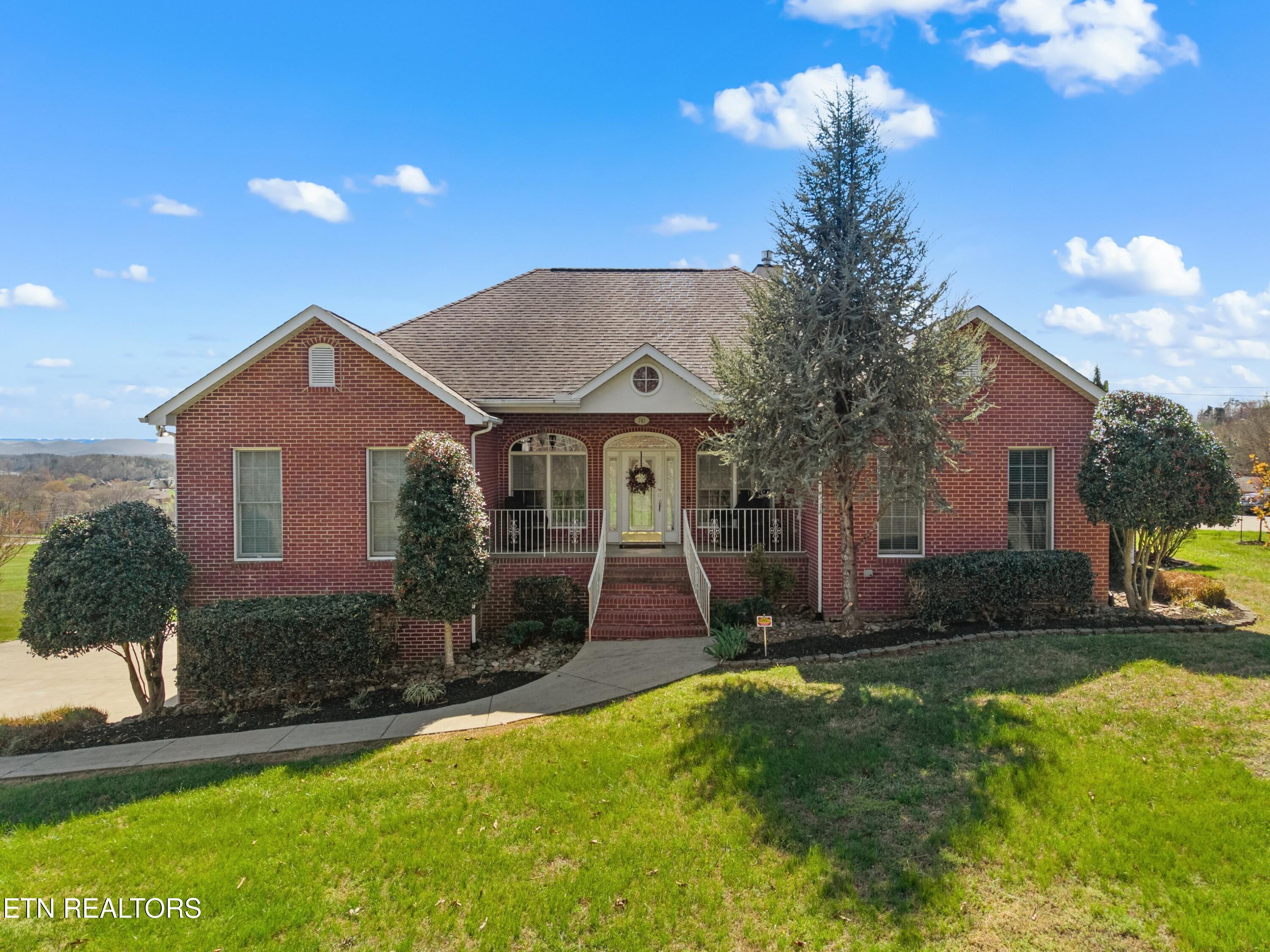 741 Cherokee Drive Dandridge TN 37725