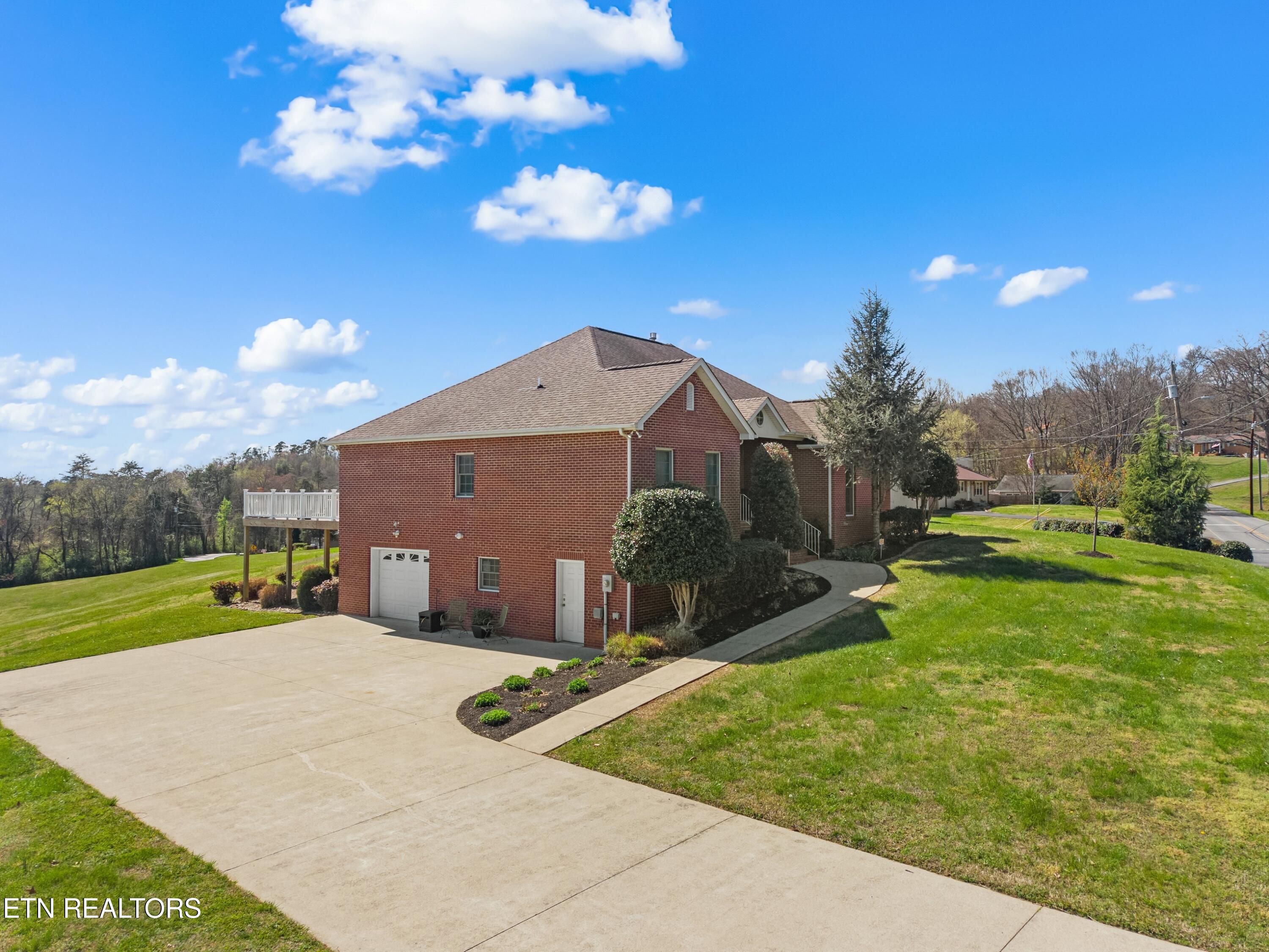 741 Cherokee Drive Dandridge TN 37725