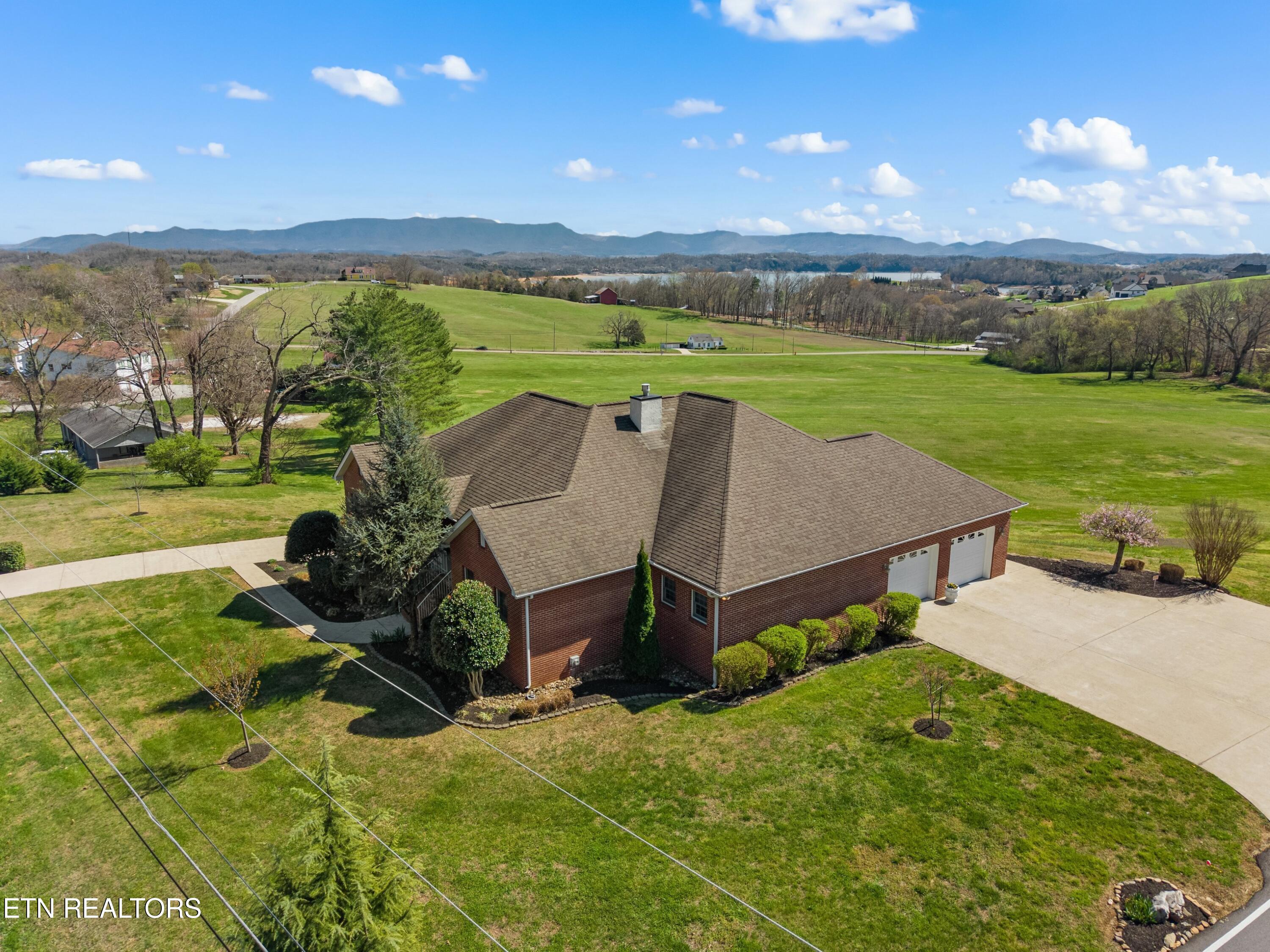 741 Cherokee Drive Dandridge TN 37725