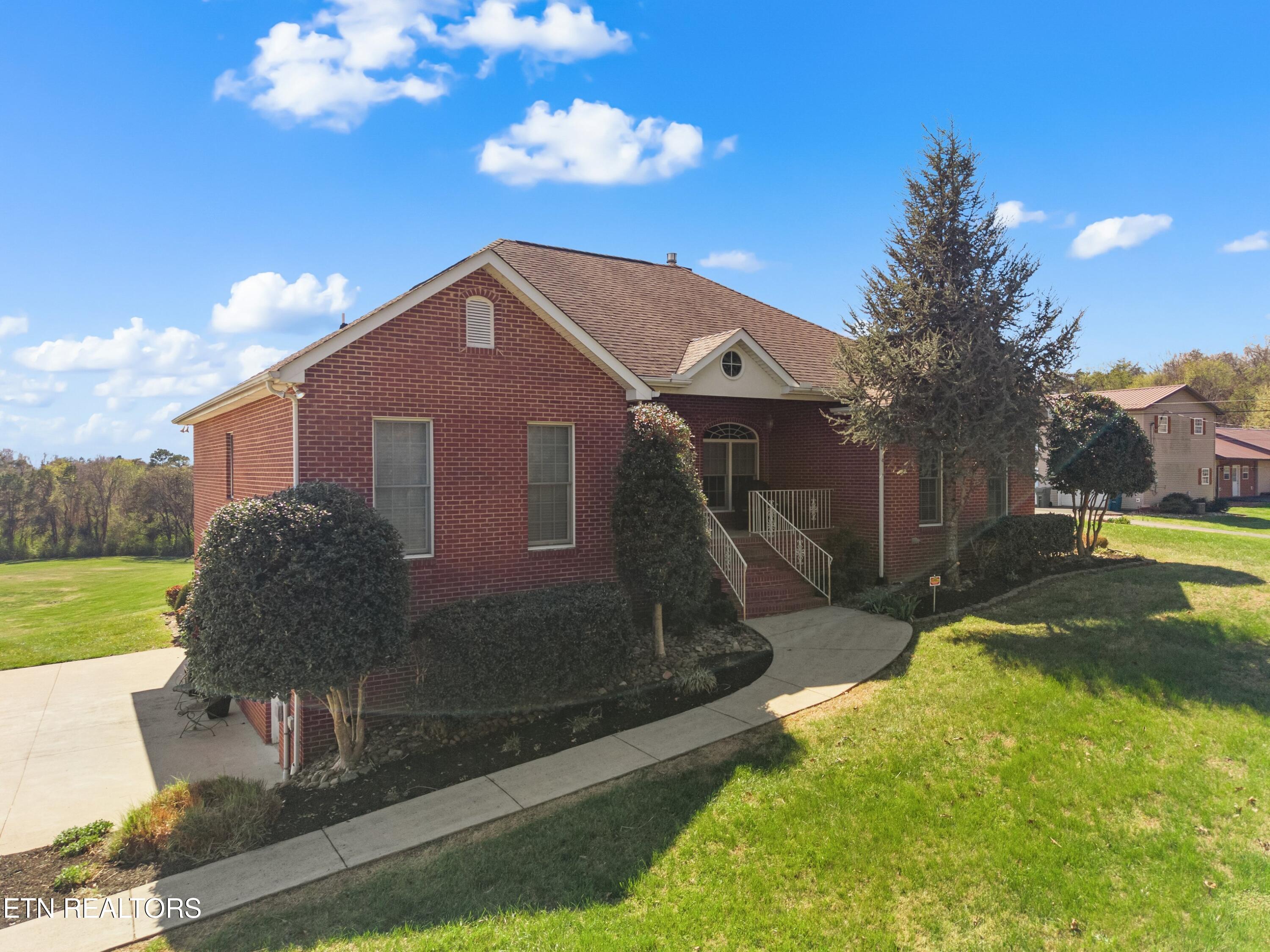 741 Cherokee Drive Dandridge TN 37725