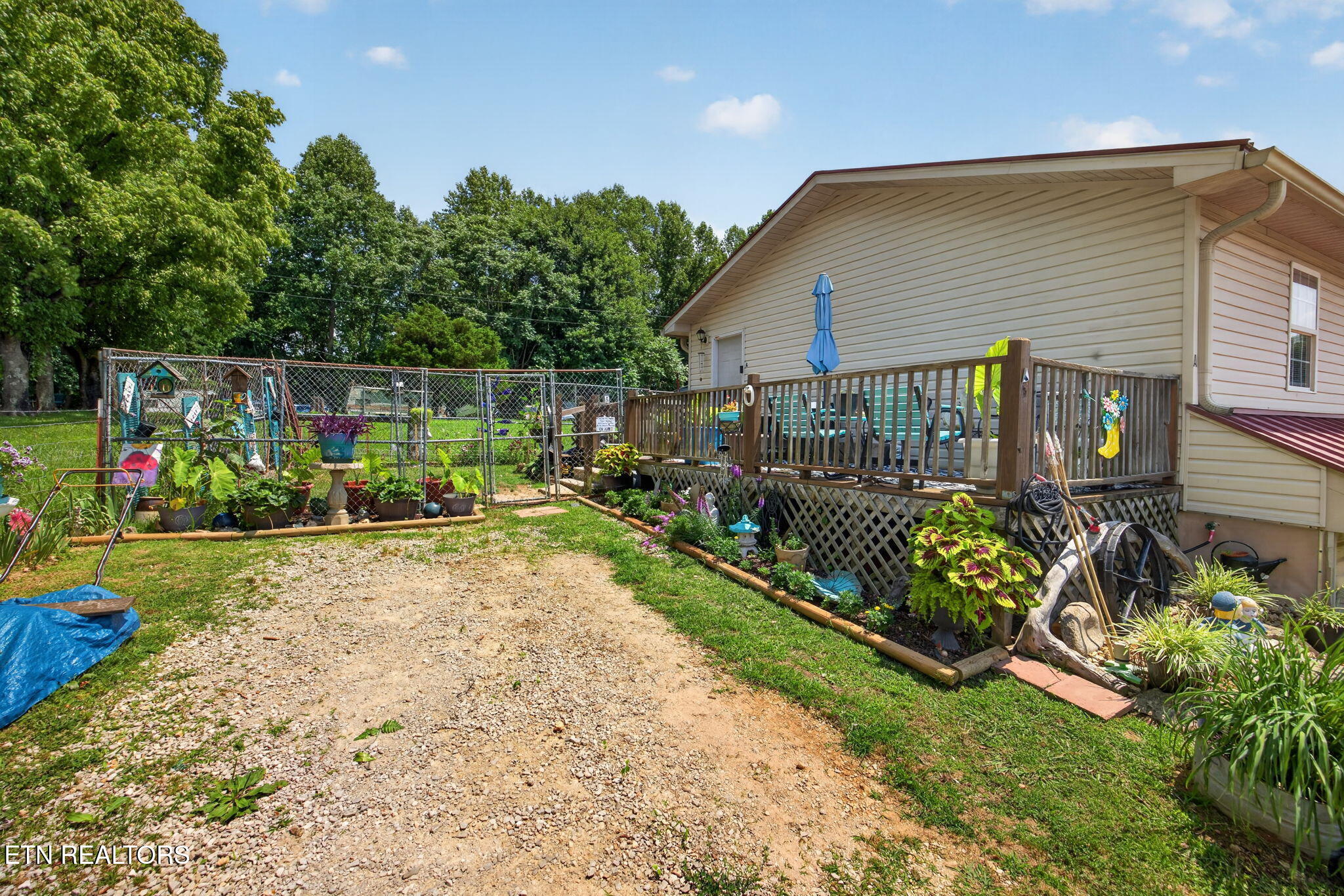 11279 Nashville Highway Baxter TN 38544