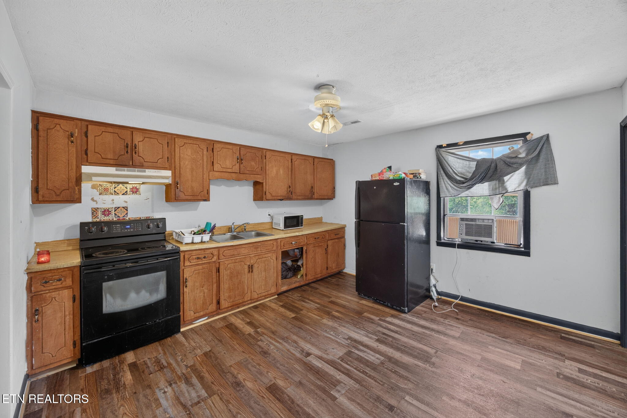 11279 Nashville Highway Baxter TN 38544