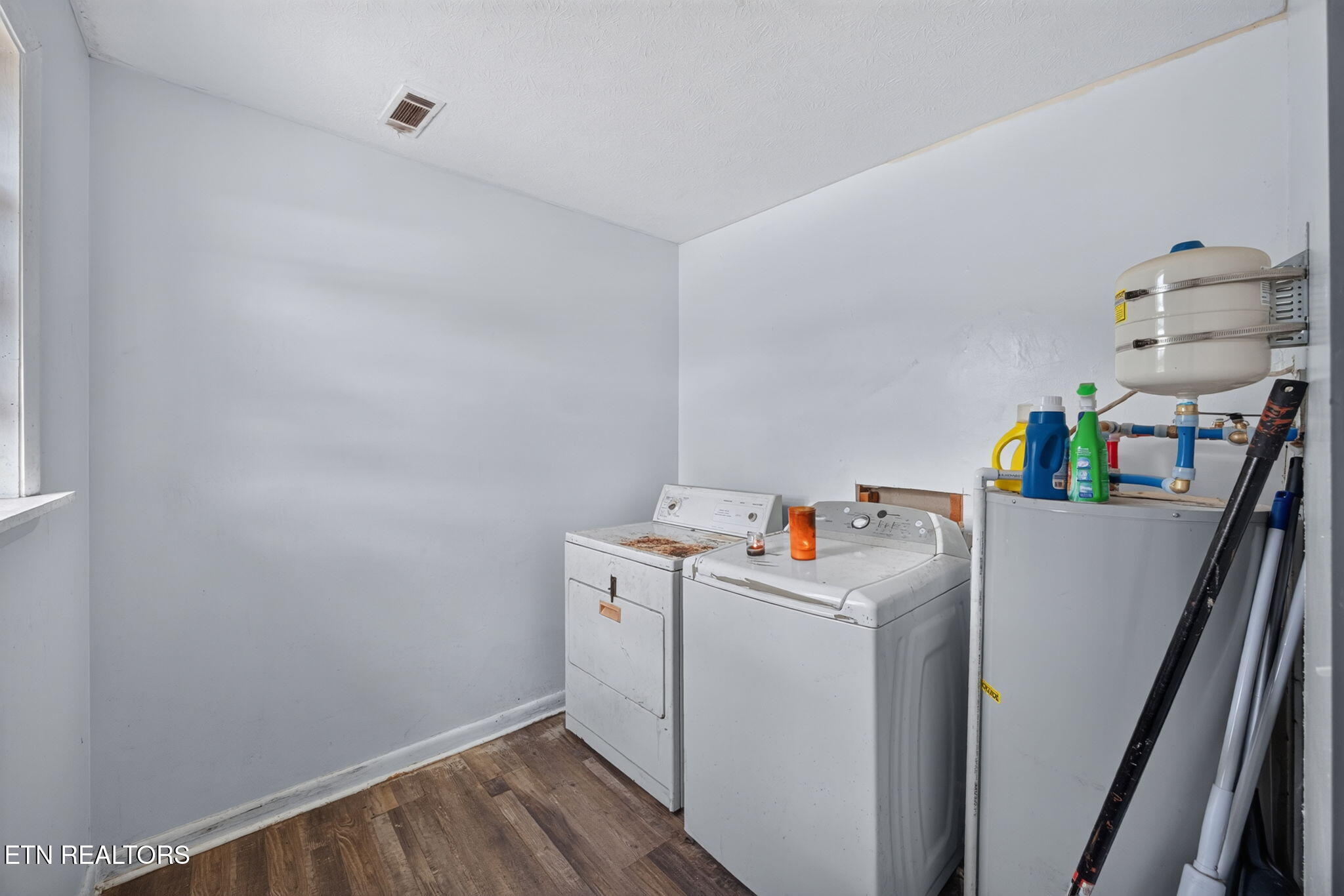 11279 Nashville Highway Baxter TN 38544