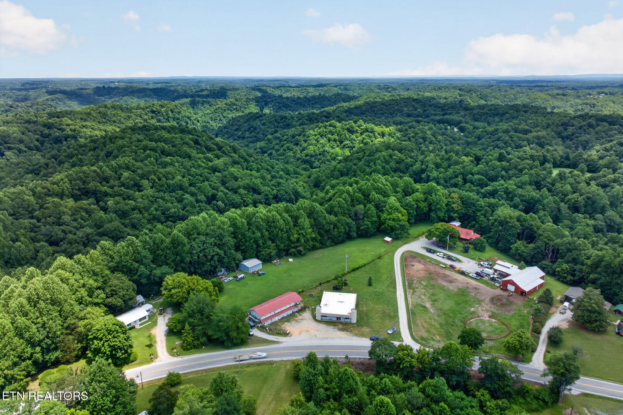 11279 Nashville Highway Baxter TN 38544
