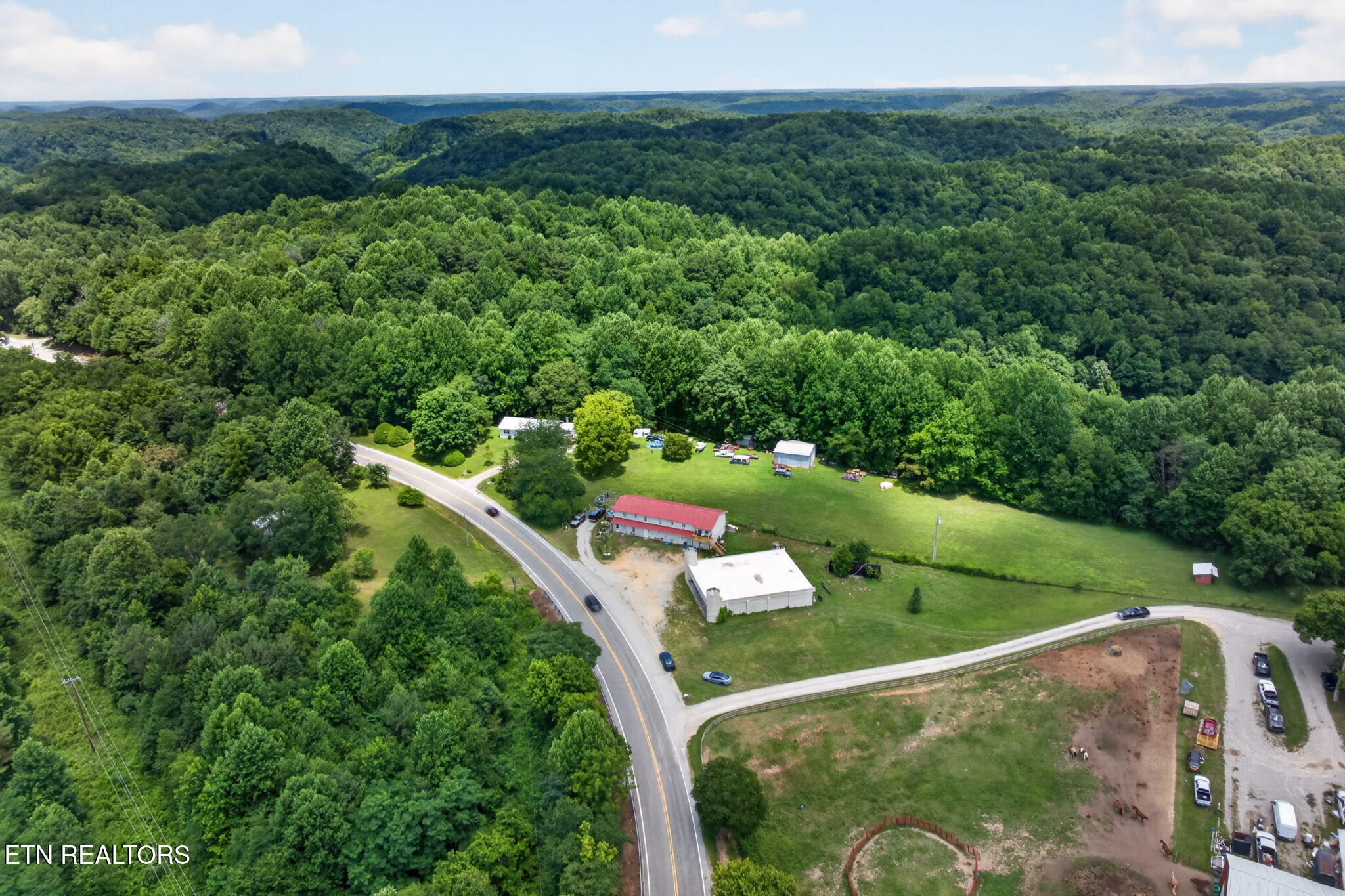11279 Nashville Highway Baxter TN 38544