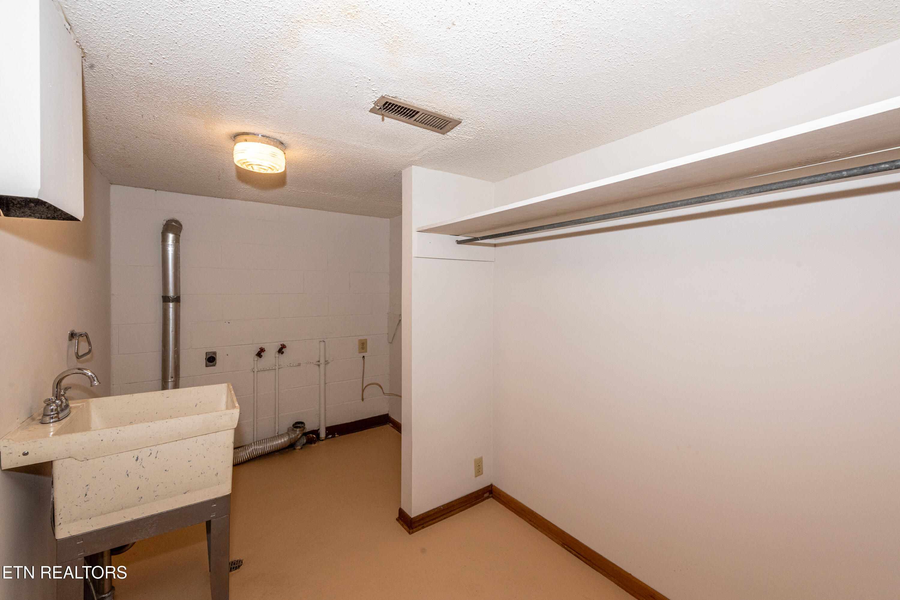 406 Montvale Station Road Maryville TN 37803