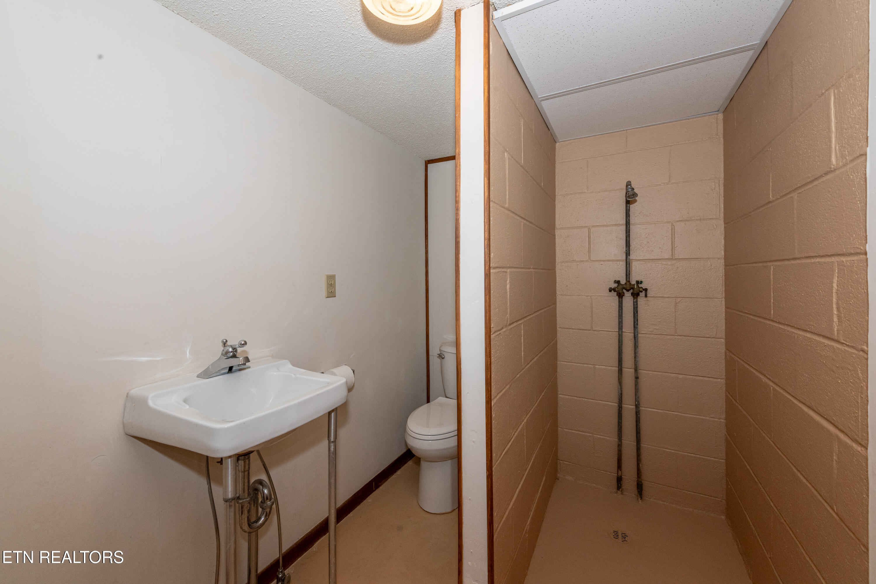 406 Montvale Station Road Maryville TN 37803