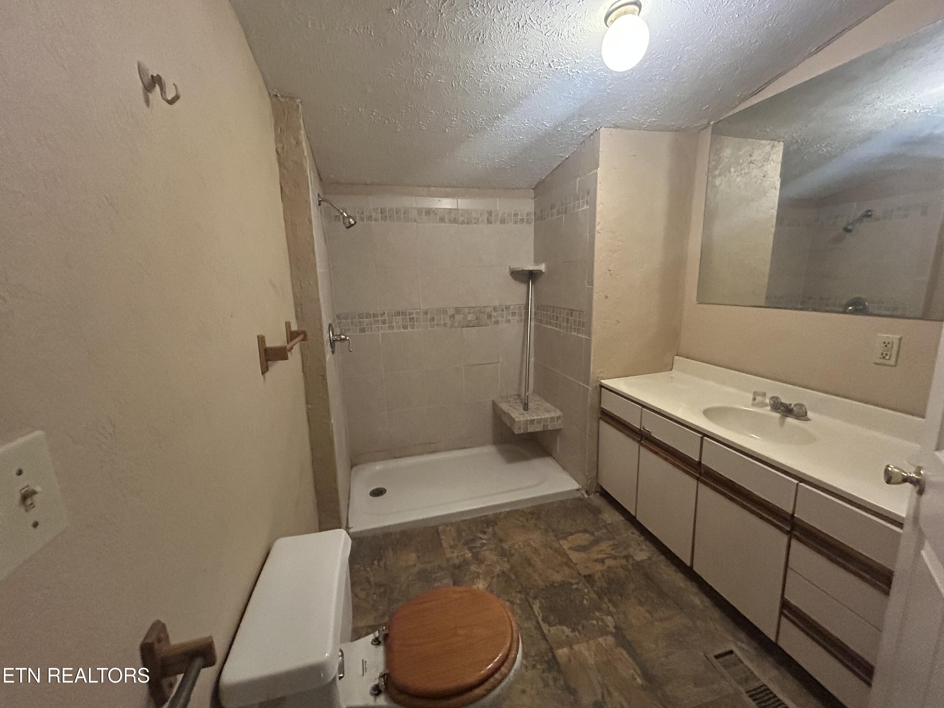 141 Dillon Lane Caryville TN 37714