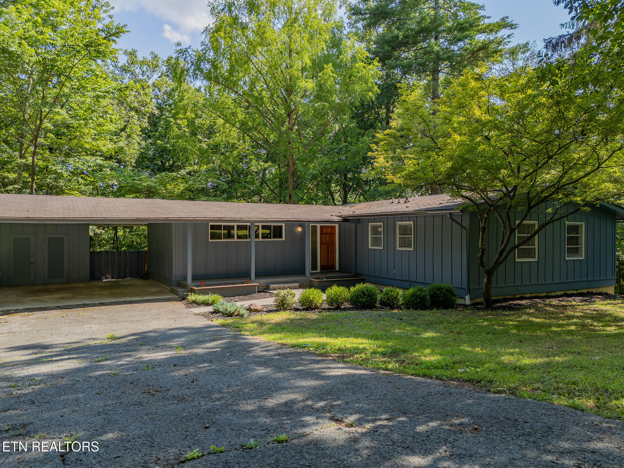 909 W Outer Drive Oak Ridge TN 37830