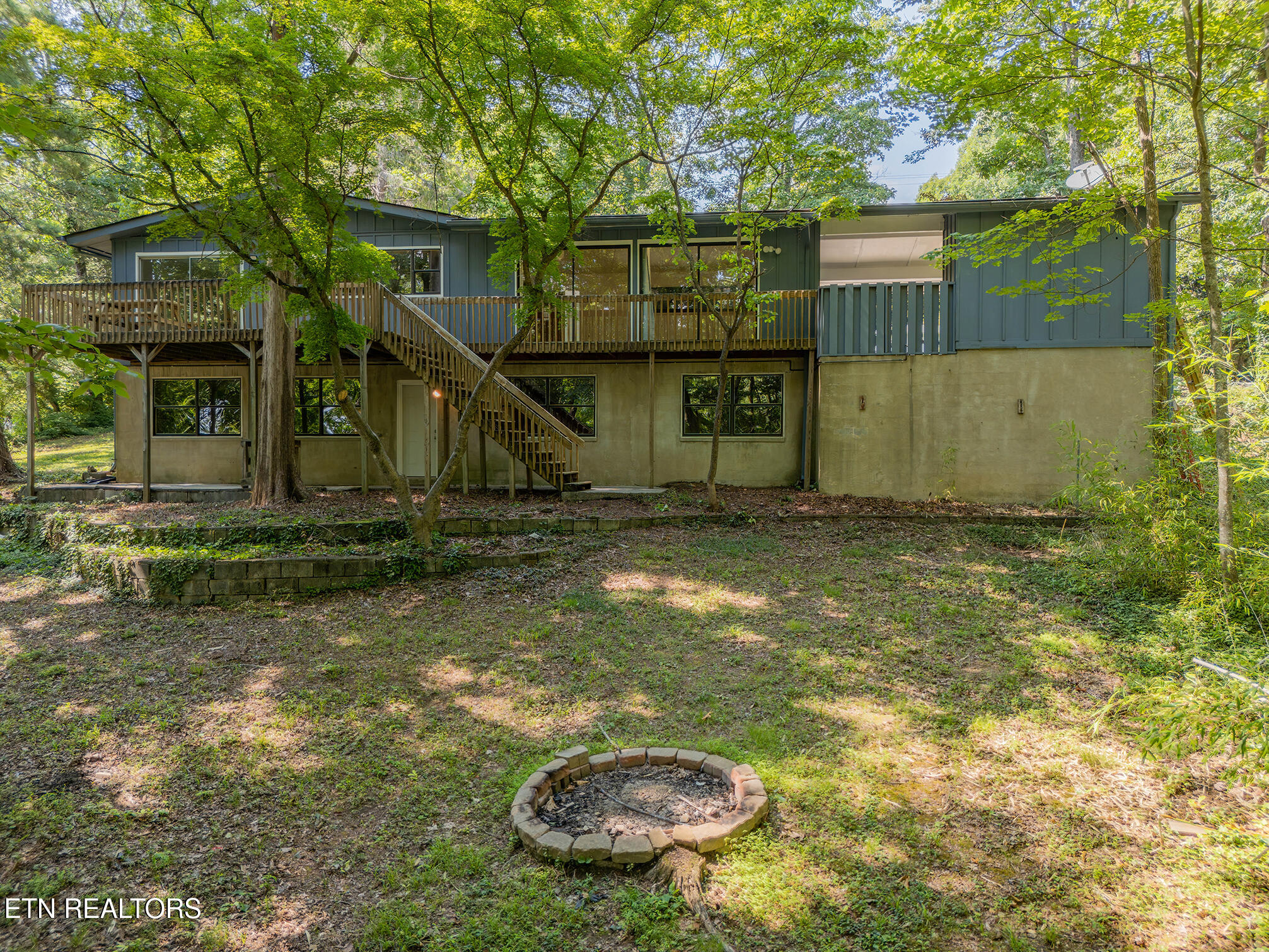 909 W Outer Drive Oak Ridge TN 37830