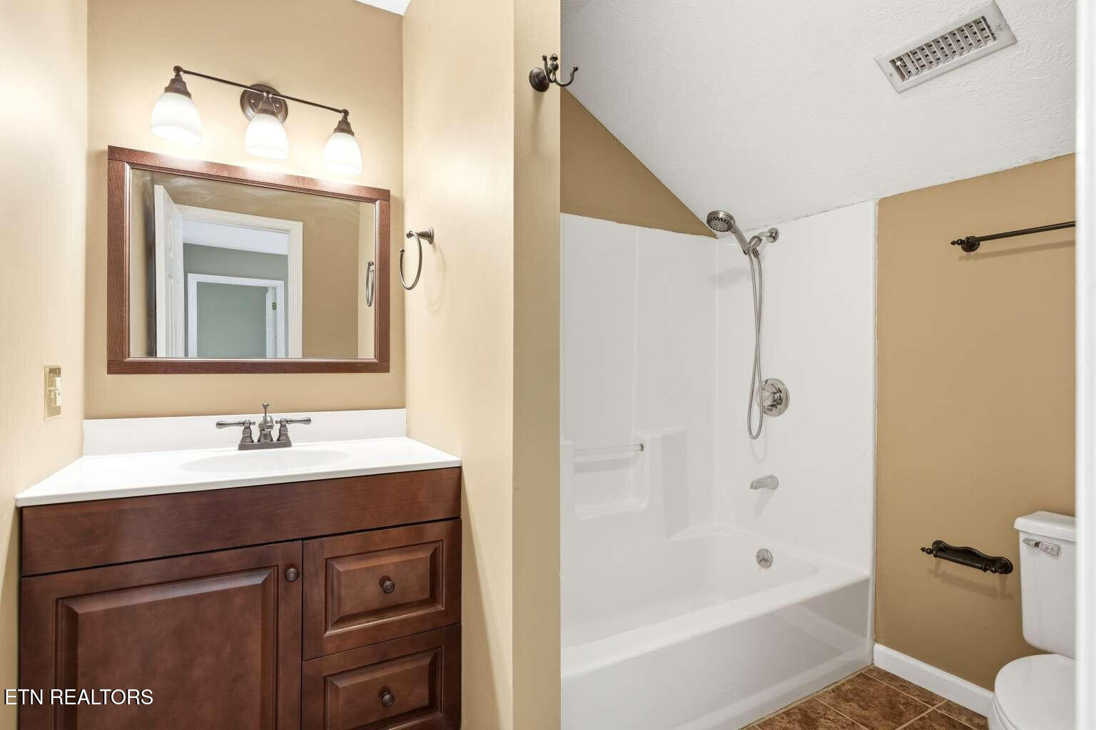 308 Silo Drive Lenoir City TN 37772