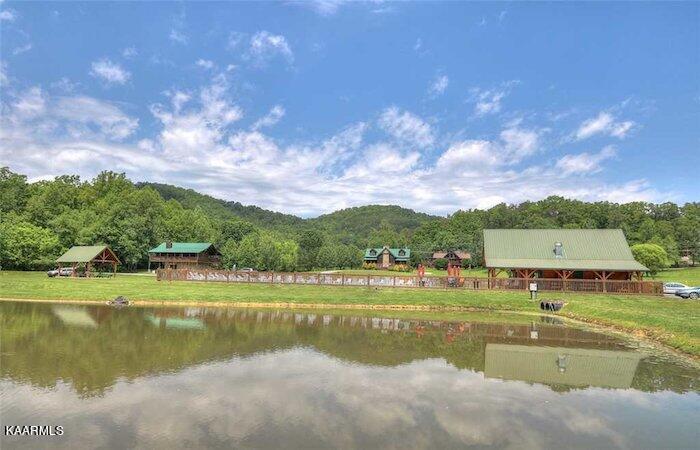 4228 Wears Valley Road Sevierville TN 37862