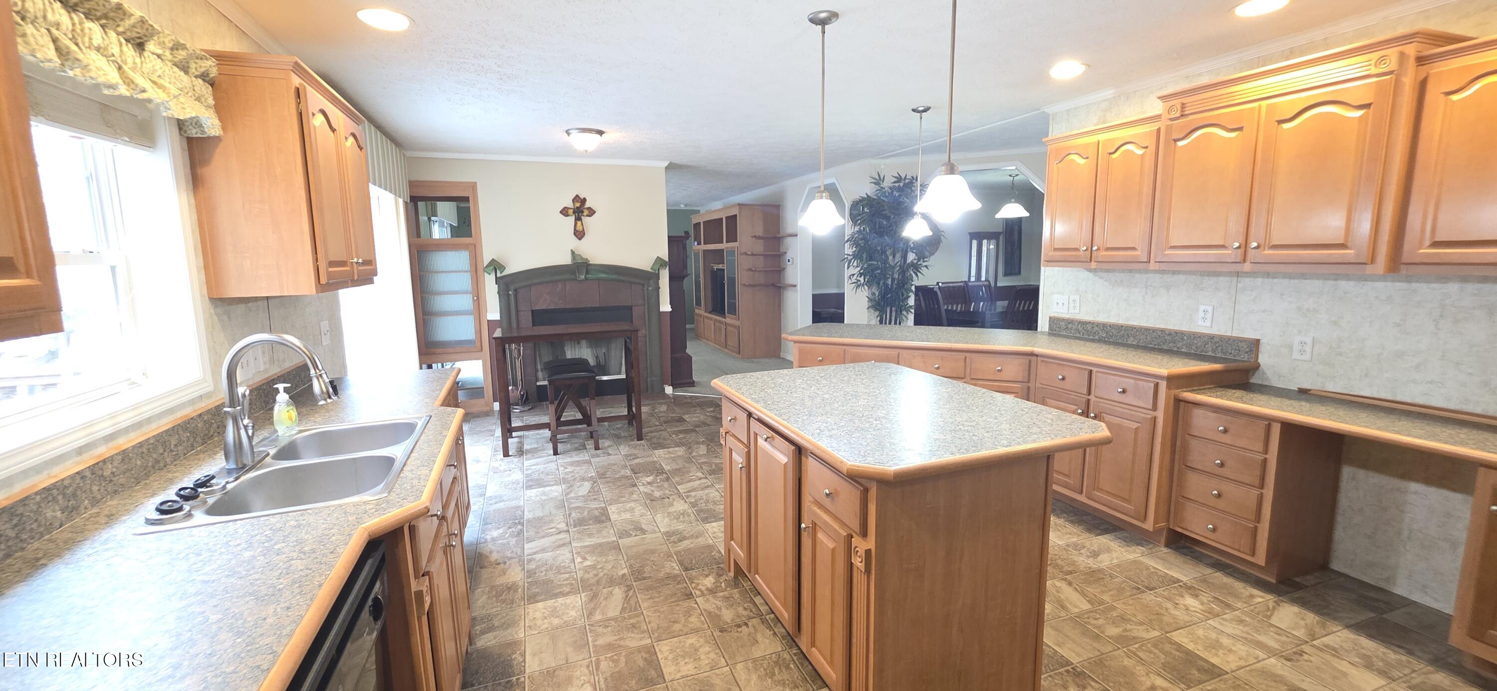 236 Loggers Lane Clinton TN 37716