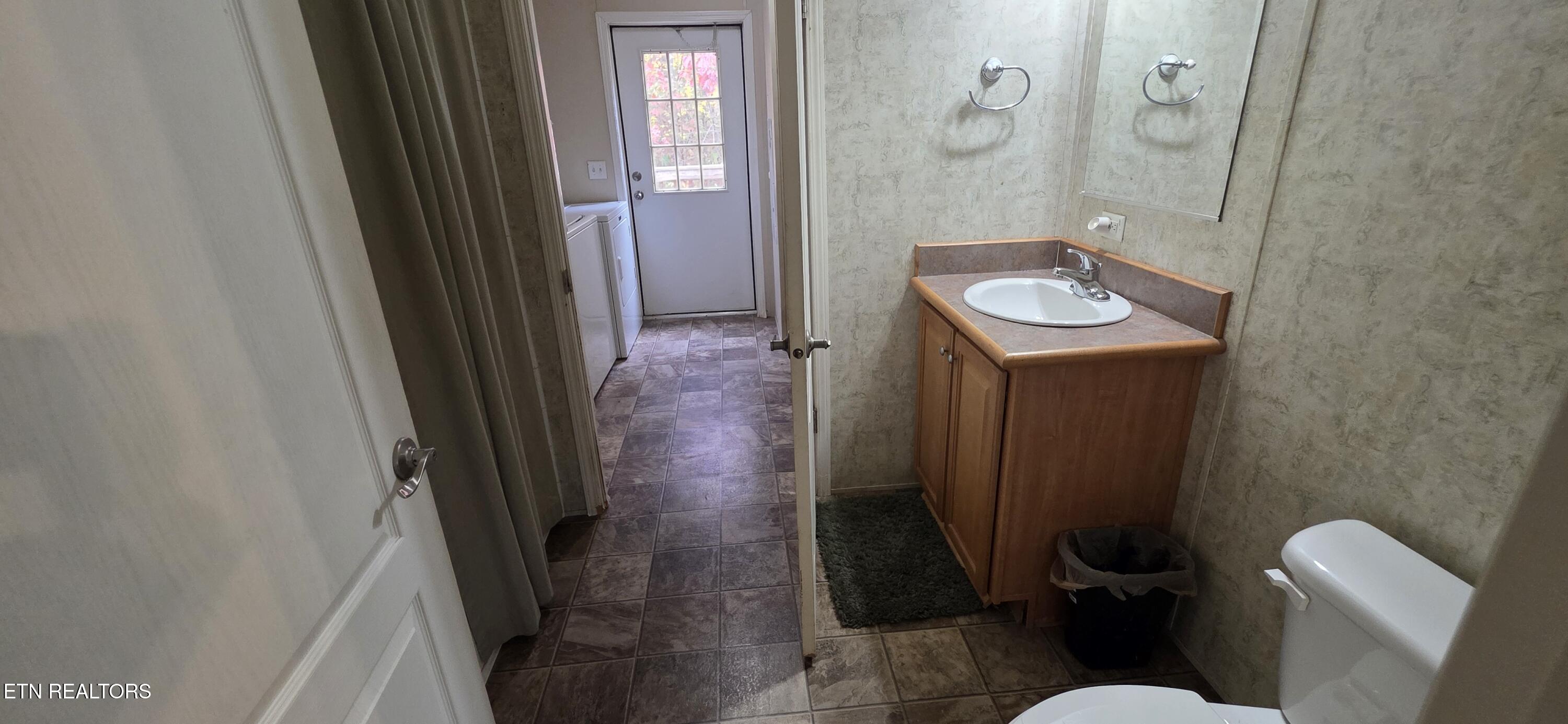 236 Loggers Lane Clinton TN 37716