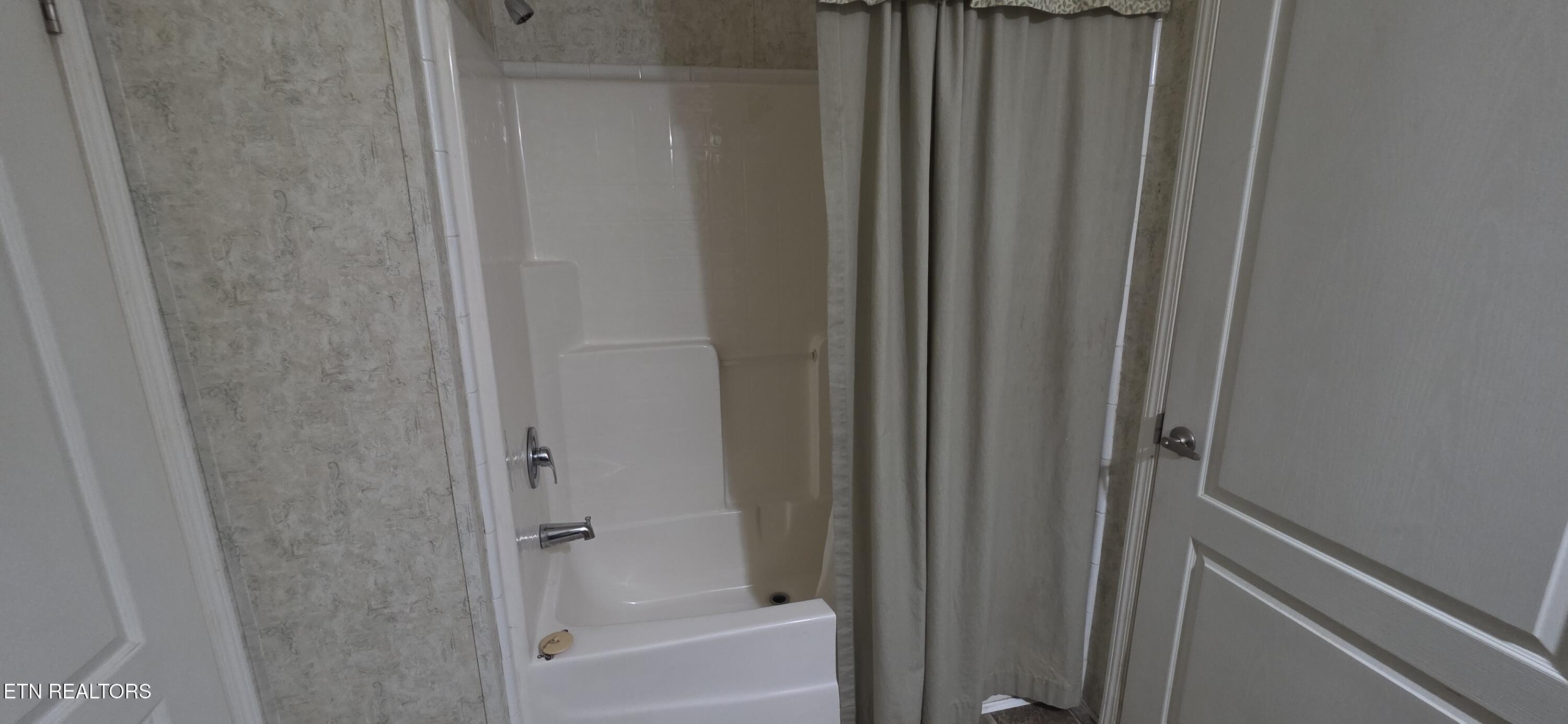 236 Loggers Lane Clinton TN 37716