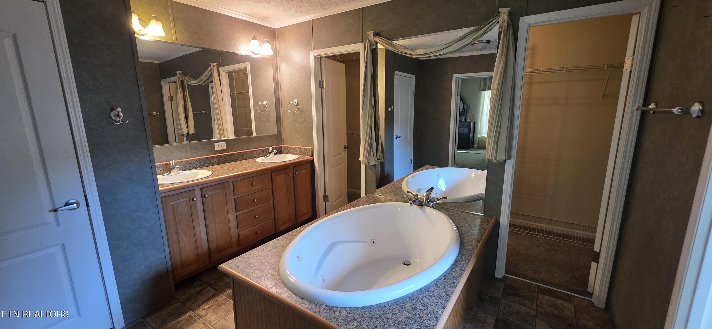 236 Loggers Lane Clinton TN 37716