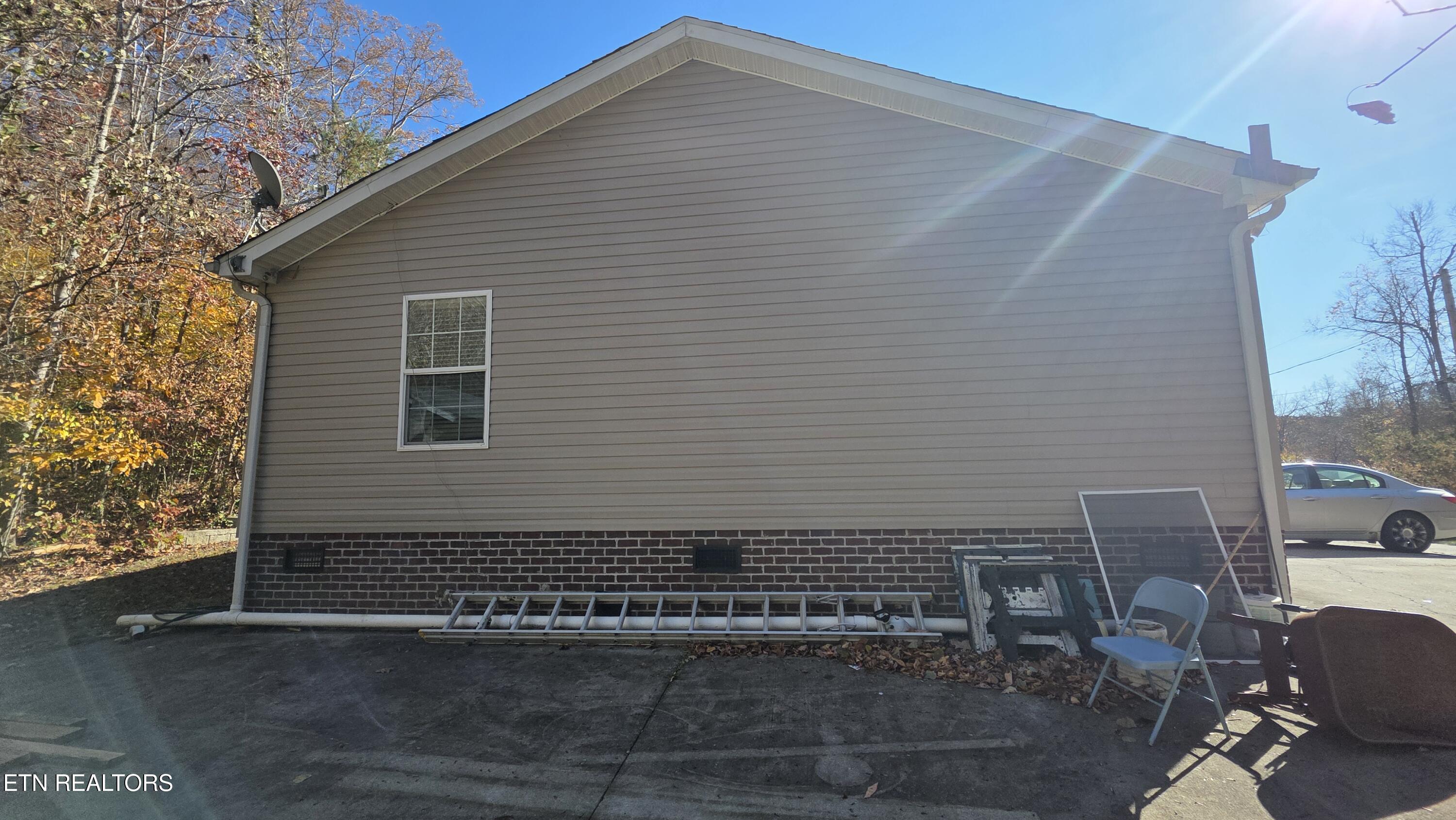 236 Loggers Lane Clinton TN 37716