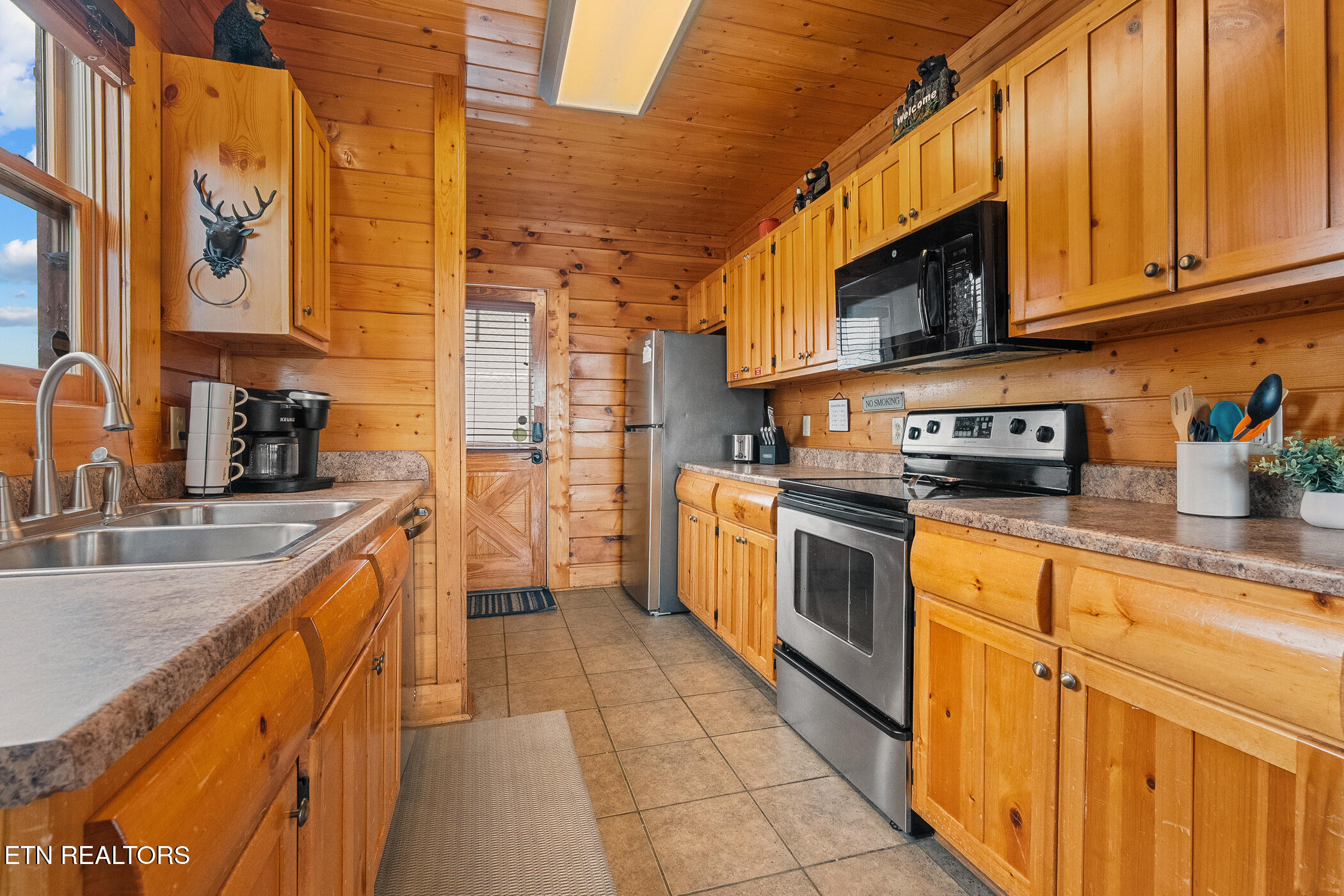 2815 White Oak Ridge Lane Sevierville TN 37862