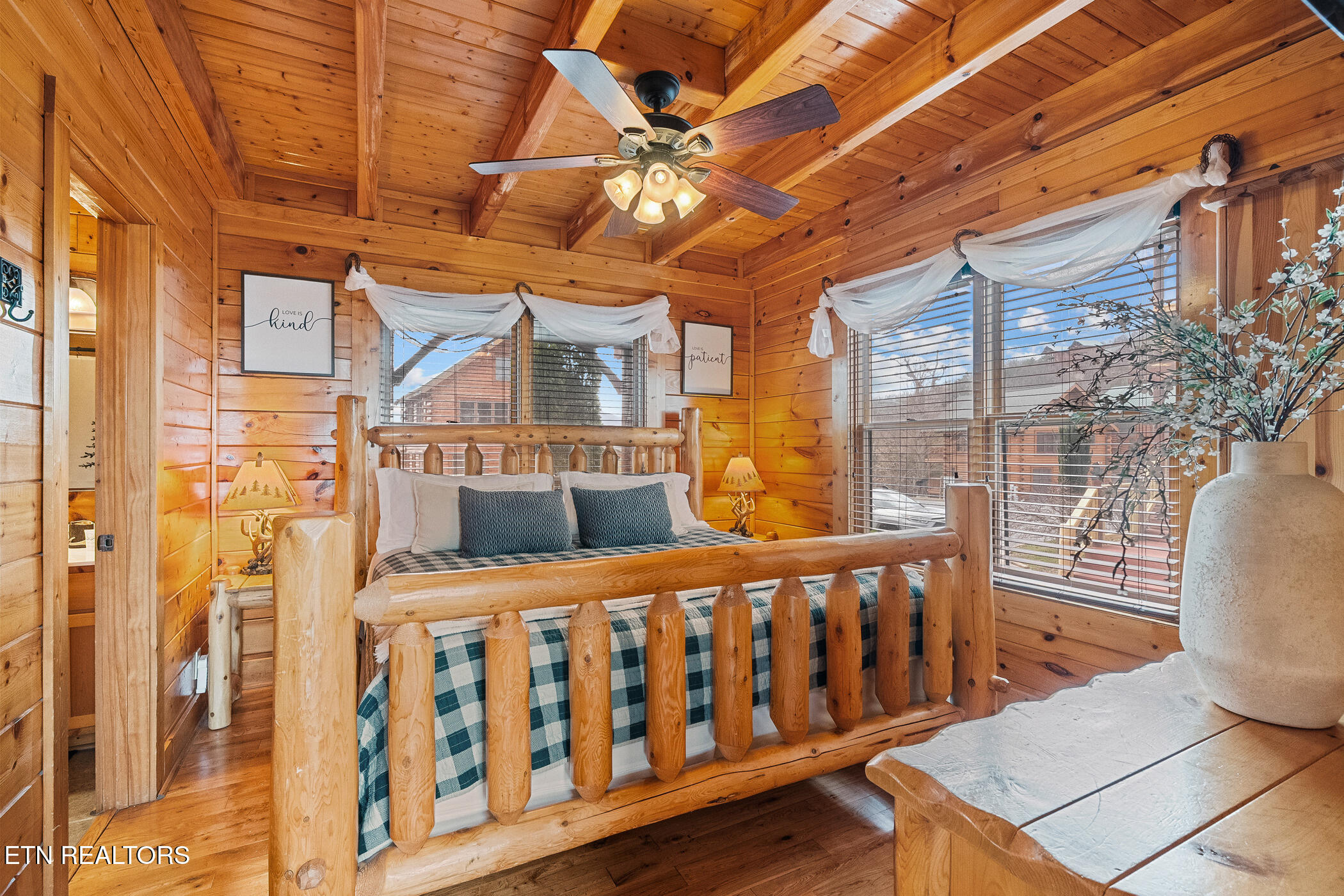 2815 White Oak Ridge Lane Sevierville TN 37862