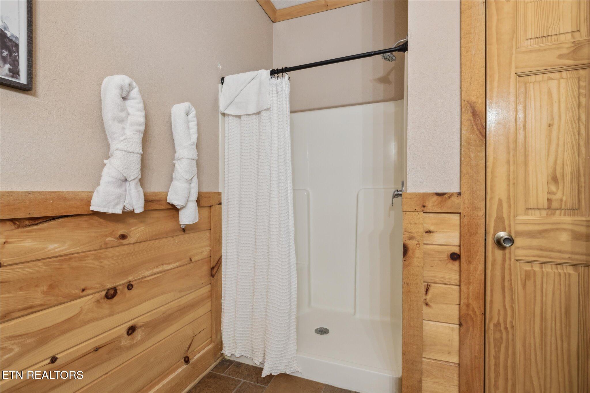 3206 Falling Leaf Way Pigeon Forge TN 37863