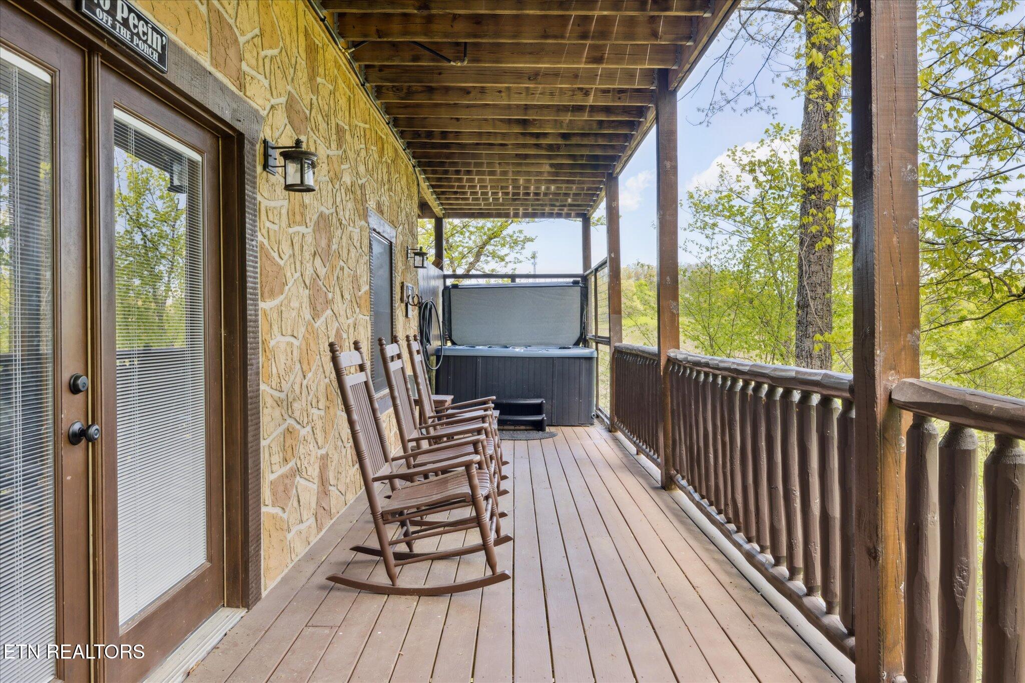3206 Falling Leaf Way Pigeon Forge TN 37863