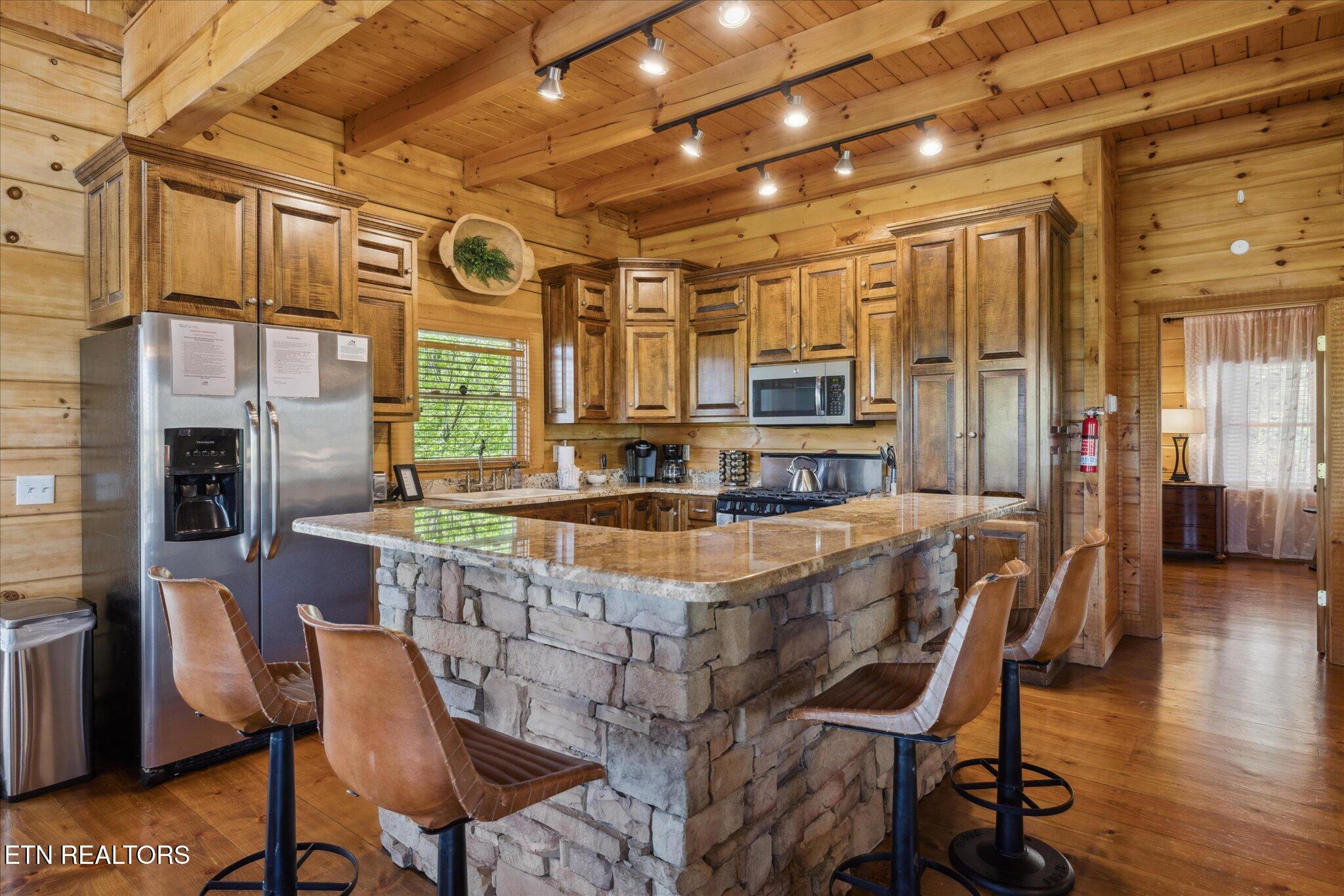 3206 Falling Leaf Way Pigeon Forge TN 37863