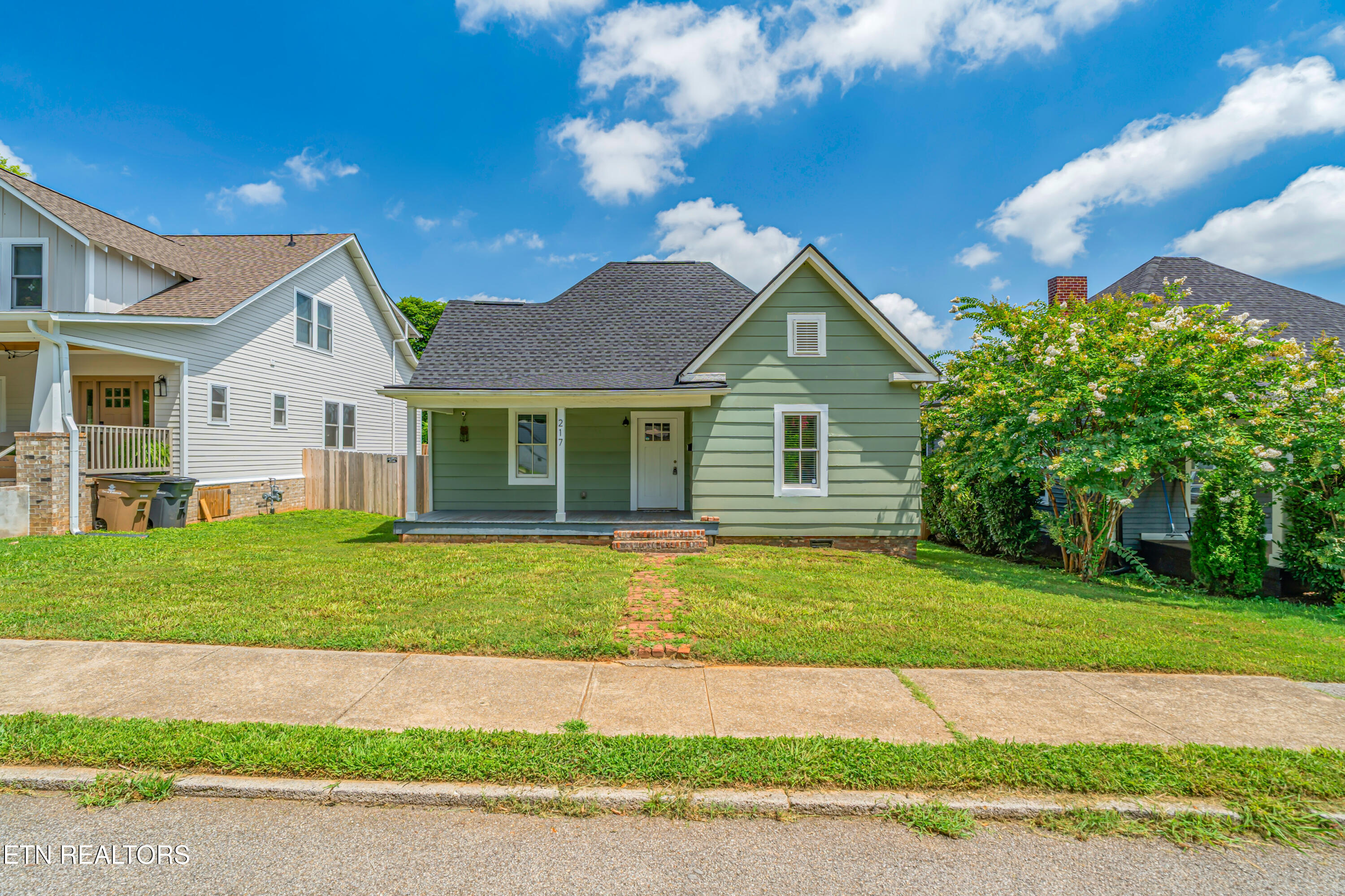 217 Leonard Place Knoxville TN 37917