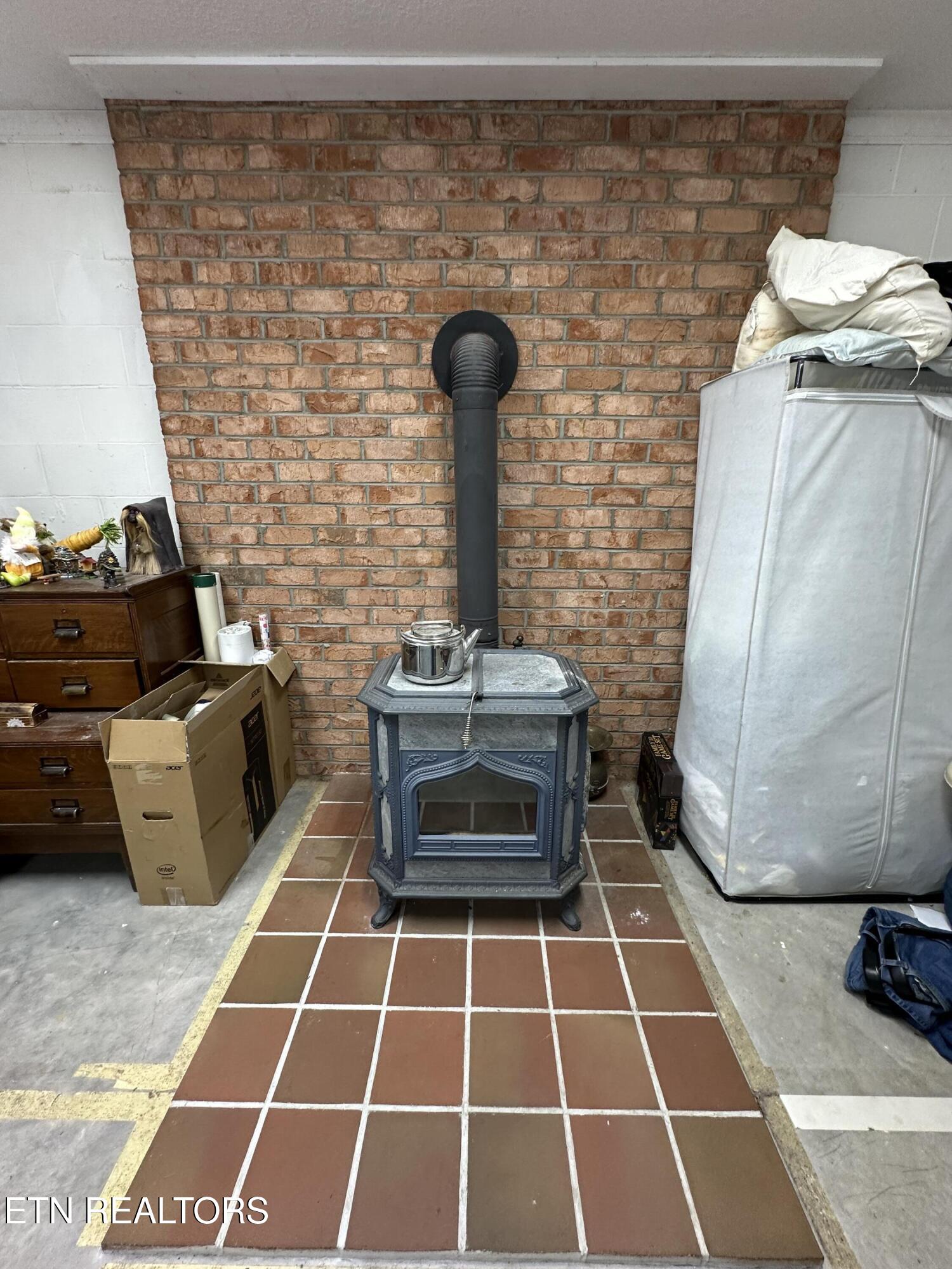 328 N Dark Hollow Road Andersonville TN 37705